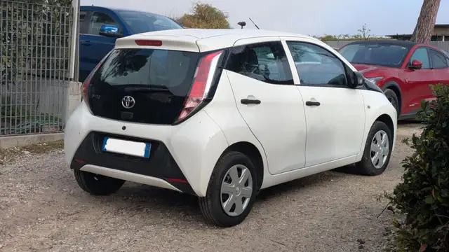 Toyota Aygo view 4