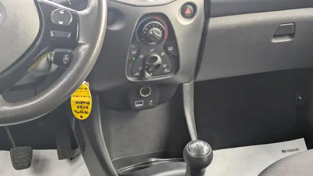 Toyota Aygo view 9