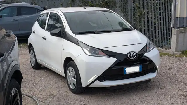 Toyota Aygo view 3