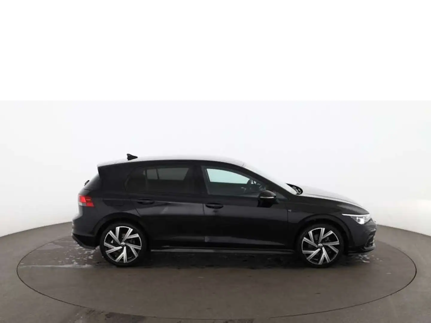 Volkswagen Golf VIII 1.5 eTSI R-Line Aut LED RADAR NAVI PDC Schwarz - 2