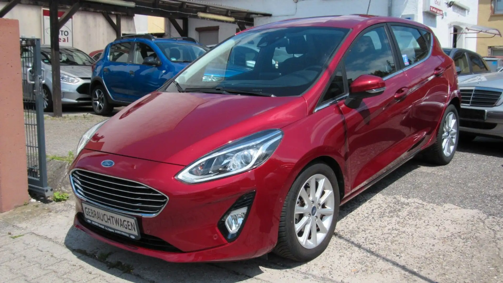 Ford Fiesta 1,0 74kW Titanium Automatik*Behindertenge Rood - 1