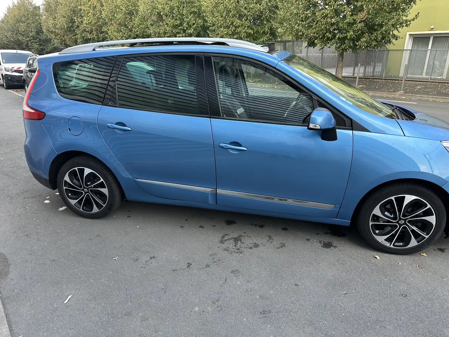 Renault Scenic dCi 150 Initiale A - 2
