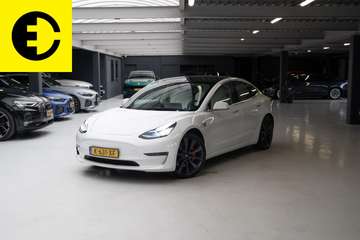 Performance AWD 75 kWh | SOH 89,2% | Zwarte velgen