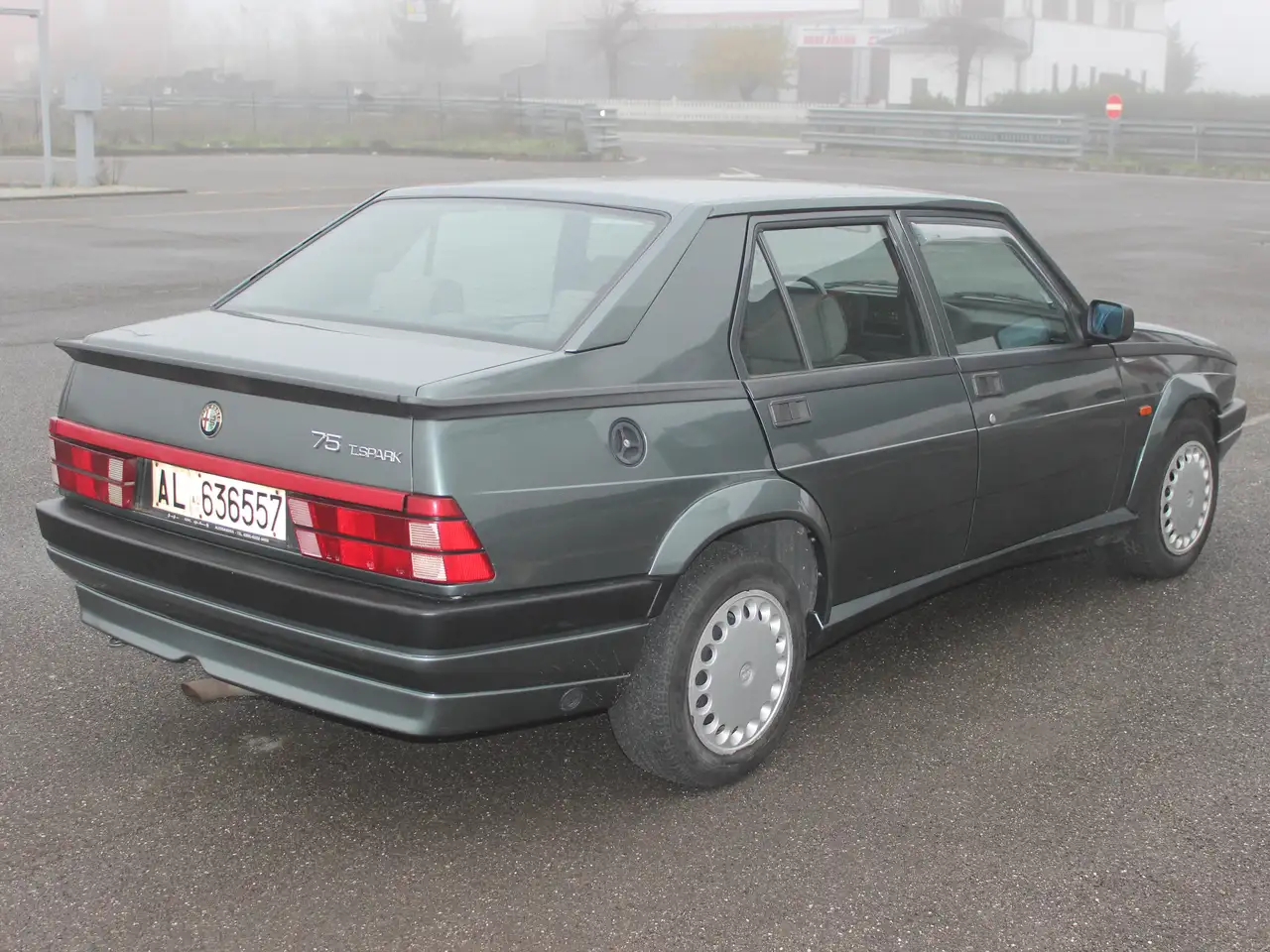 Alfa Romeo 75 2.0i Twin Spark - ASI, foto 3