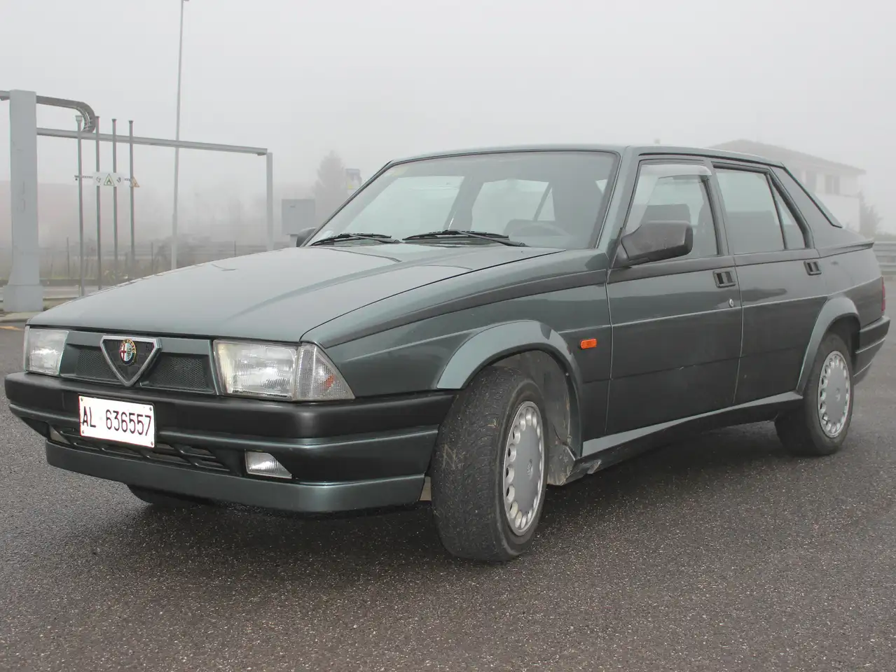 Alfa Romeo 75 2.0i Twin Spark - ASI, foto 2