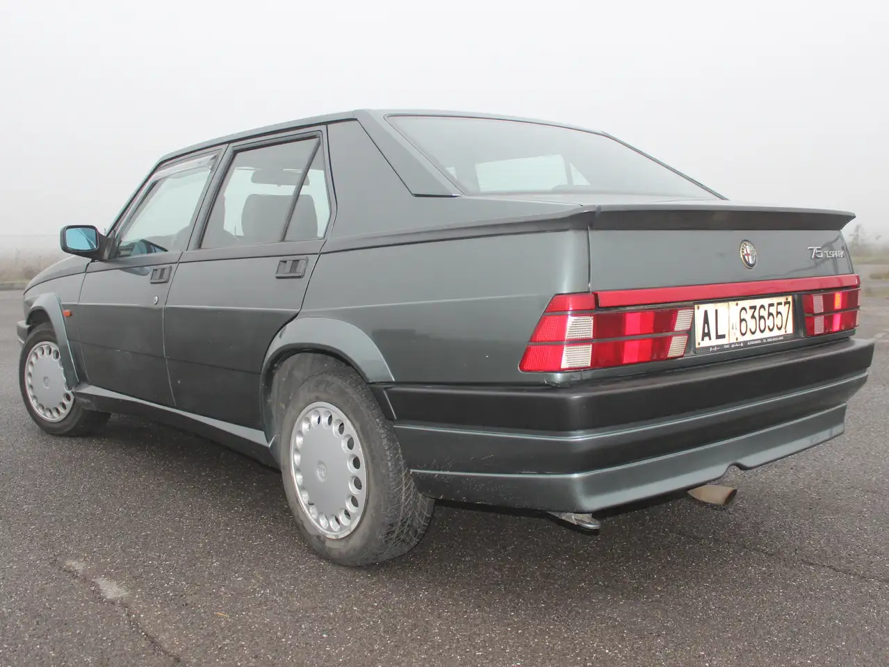 Alfa Romeo 75 2.0i Twin Spark - ASI, foto 4
