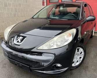 + 1.4 HDi Trendy + CLIM