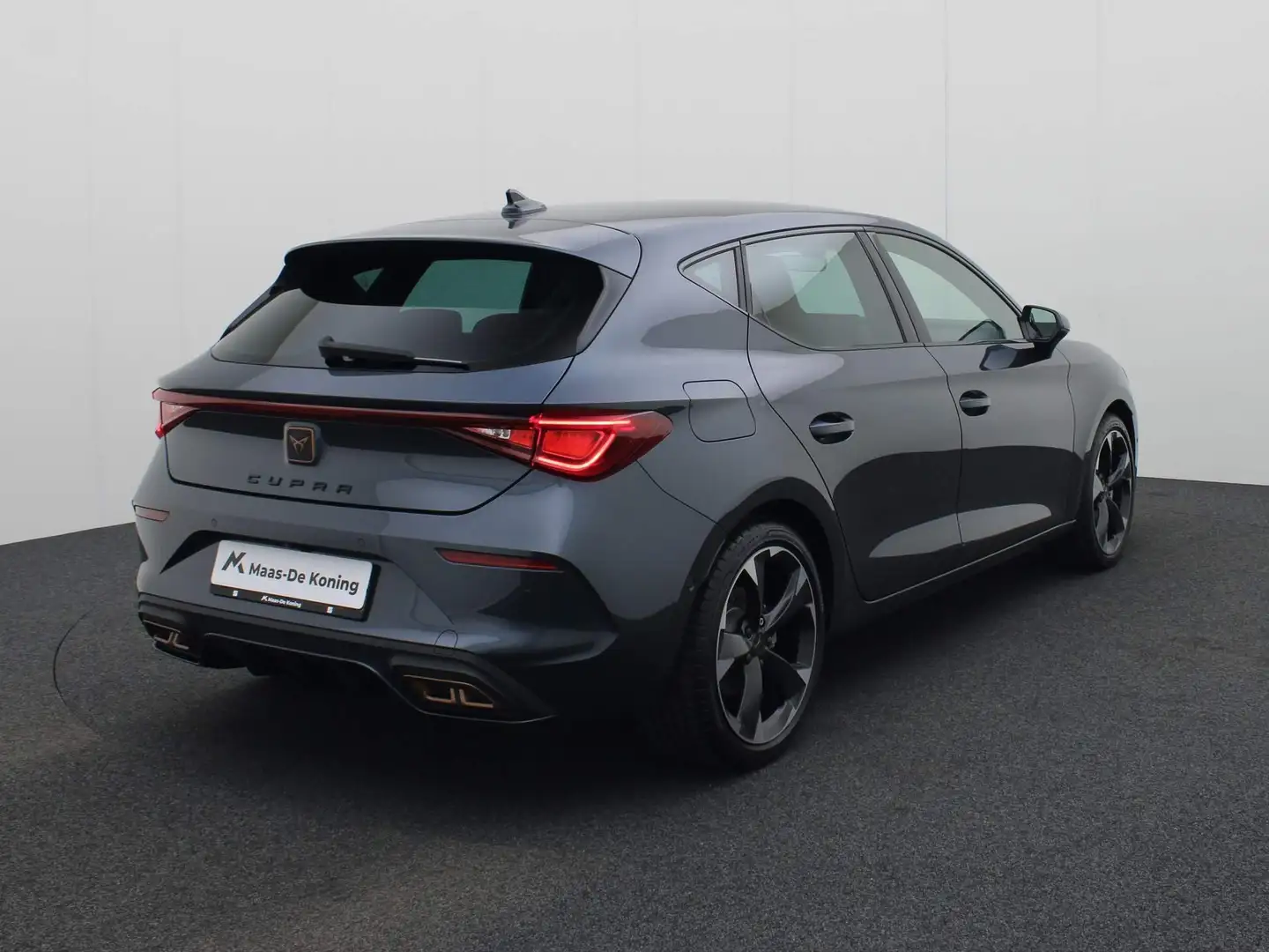 CUPRA Leon 1.4 e-Hybrid 204pk DSG · Keyless · Camera · Apple/ Grau - 2