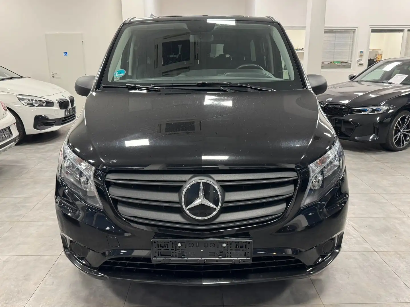 Mercedes-Benz Vito Tourer 116CDI 4X4 La*NAV*9Sitzer*CM Černá - 2