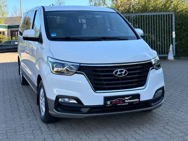 Hyundai H-1 2.5 CRDI 1 Hand 9 Sitzer EURO 6