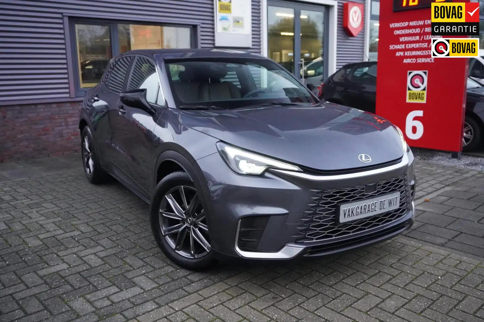Lexus LBX Elegant 2WD / Parkeercamera / Leder / Apple Carpla Grigio - 1