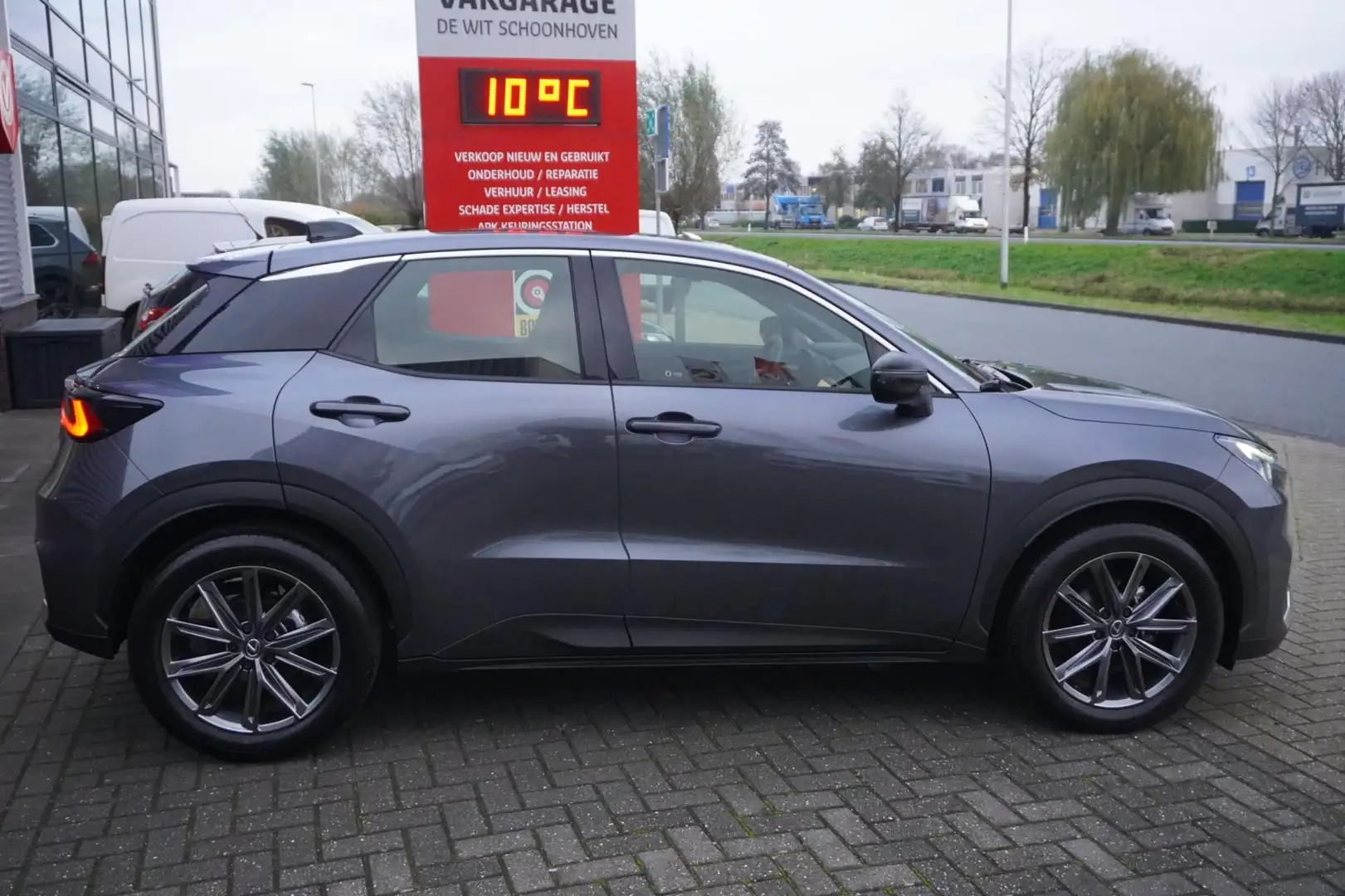 Lexus LBX Elegant 2WD / Parkeercamera / Leder / Apple Carpla Grigio - 2