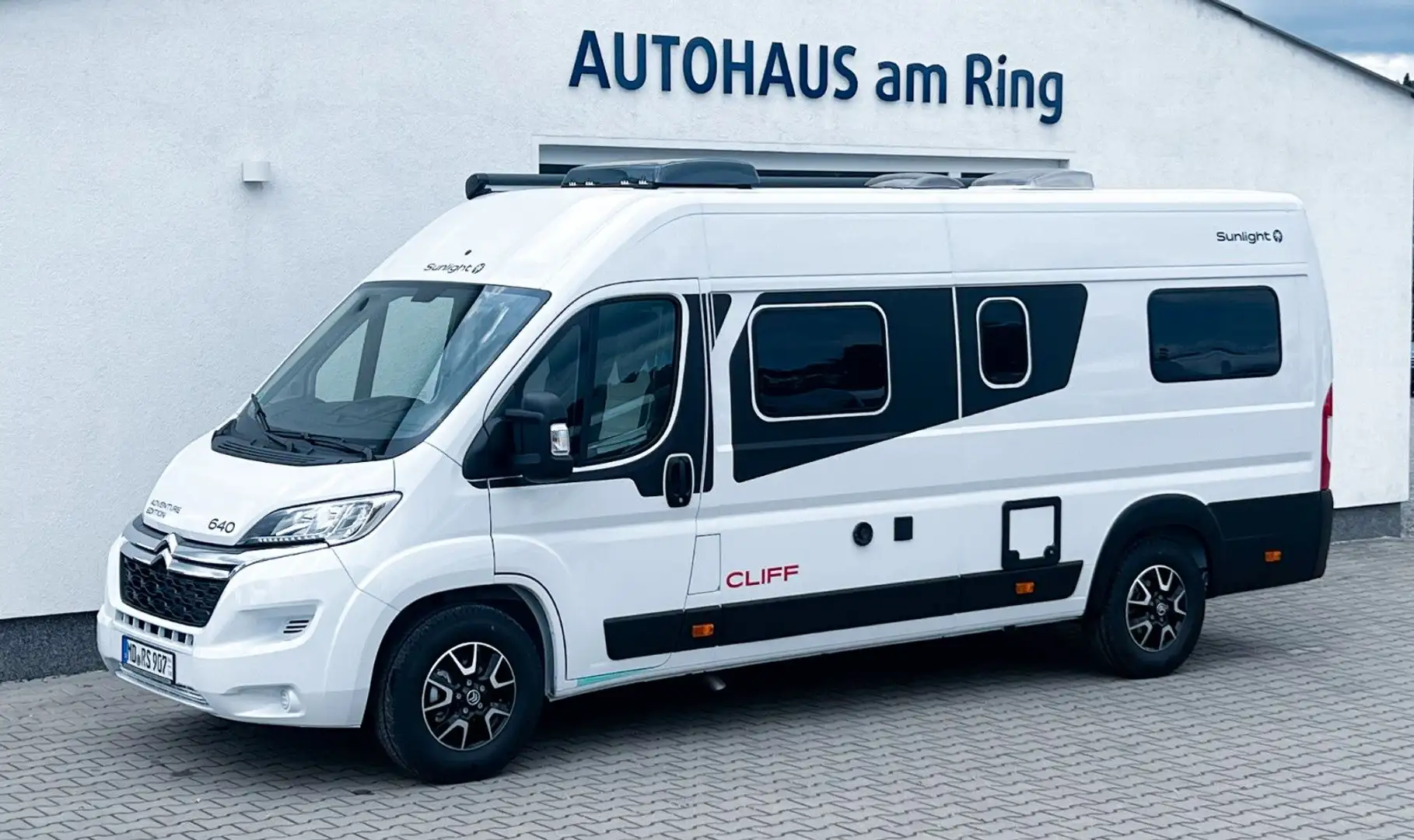 Sunlight Cliff640 Sat TV Multimedia  Aktion Van,Snow,Go! Blanc - 1