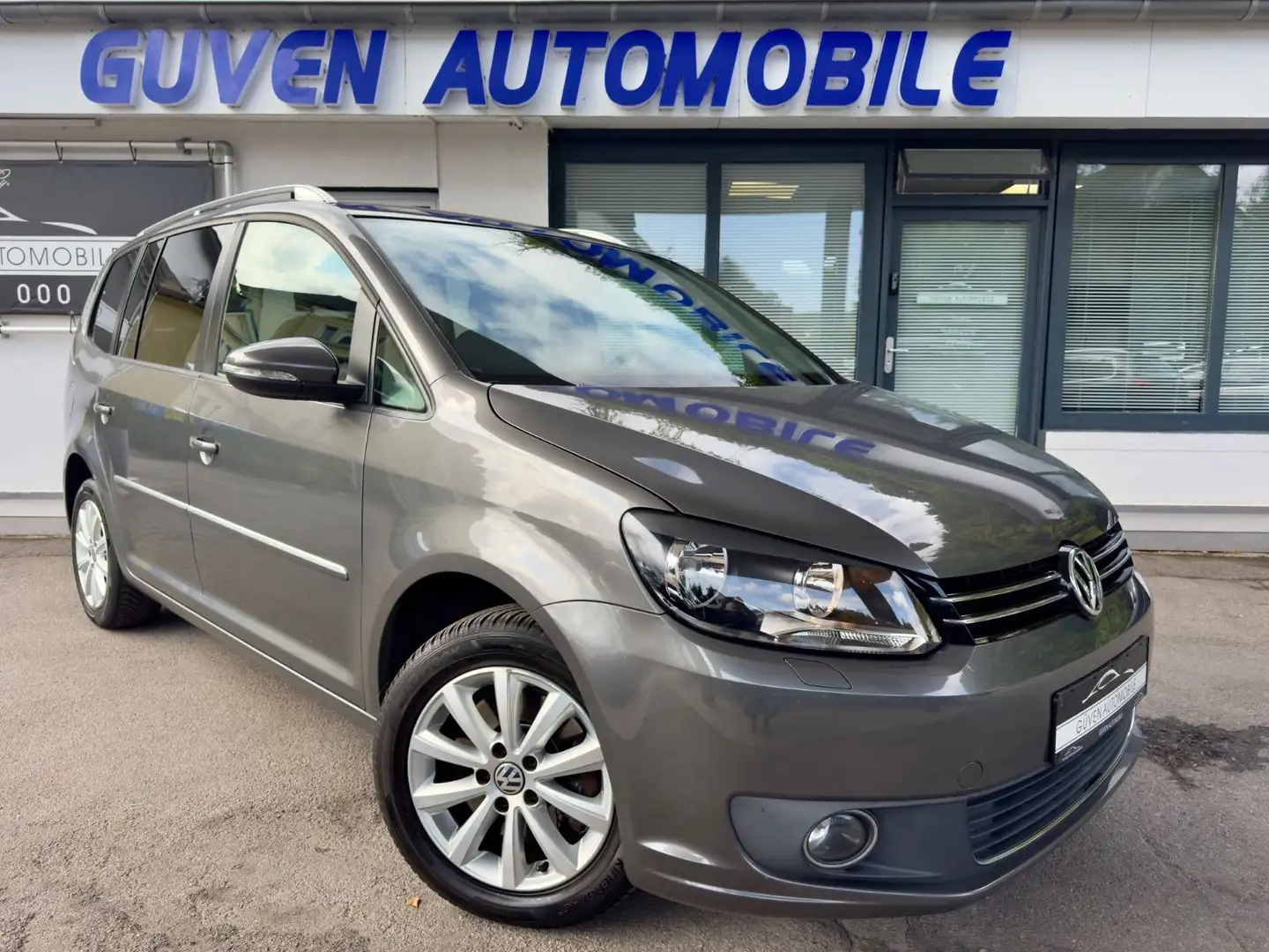 Volkswagen Touran 2.0 TDI Highline 7-SITZER DSG NAV PDC Grau - 1