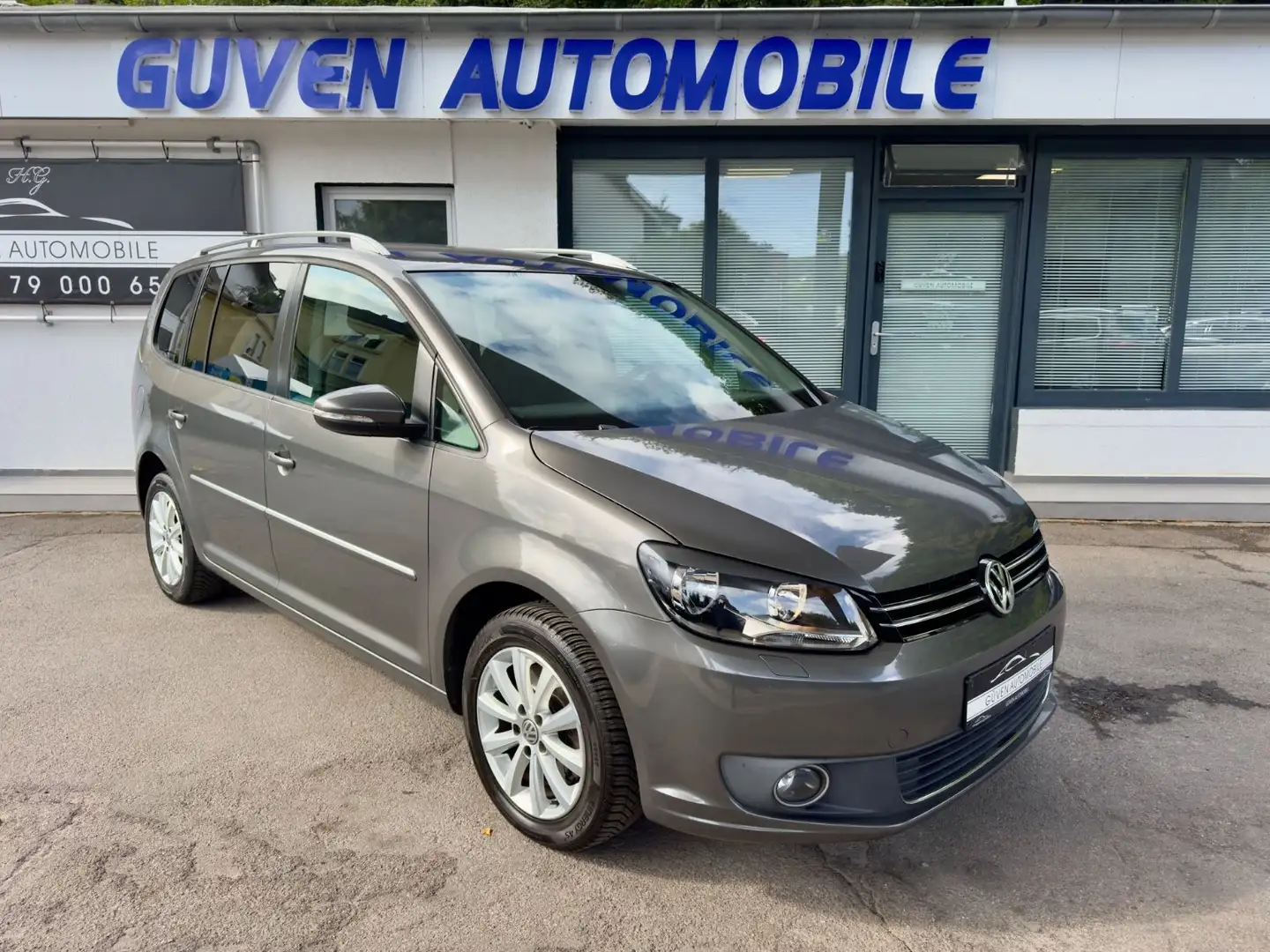 Volkswagen Touran 2.0 TDI Highline 7-SITZER DSG NAV PDC Grau - 2