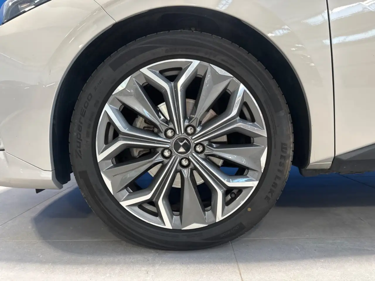 DS Automobiles DS 4 2024
