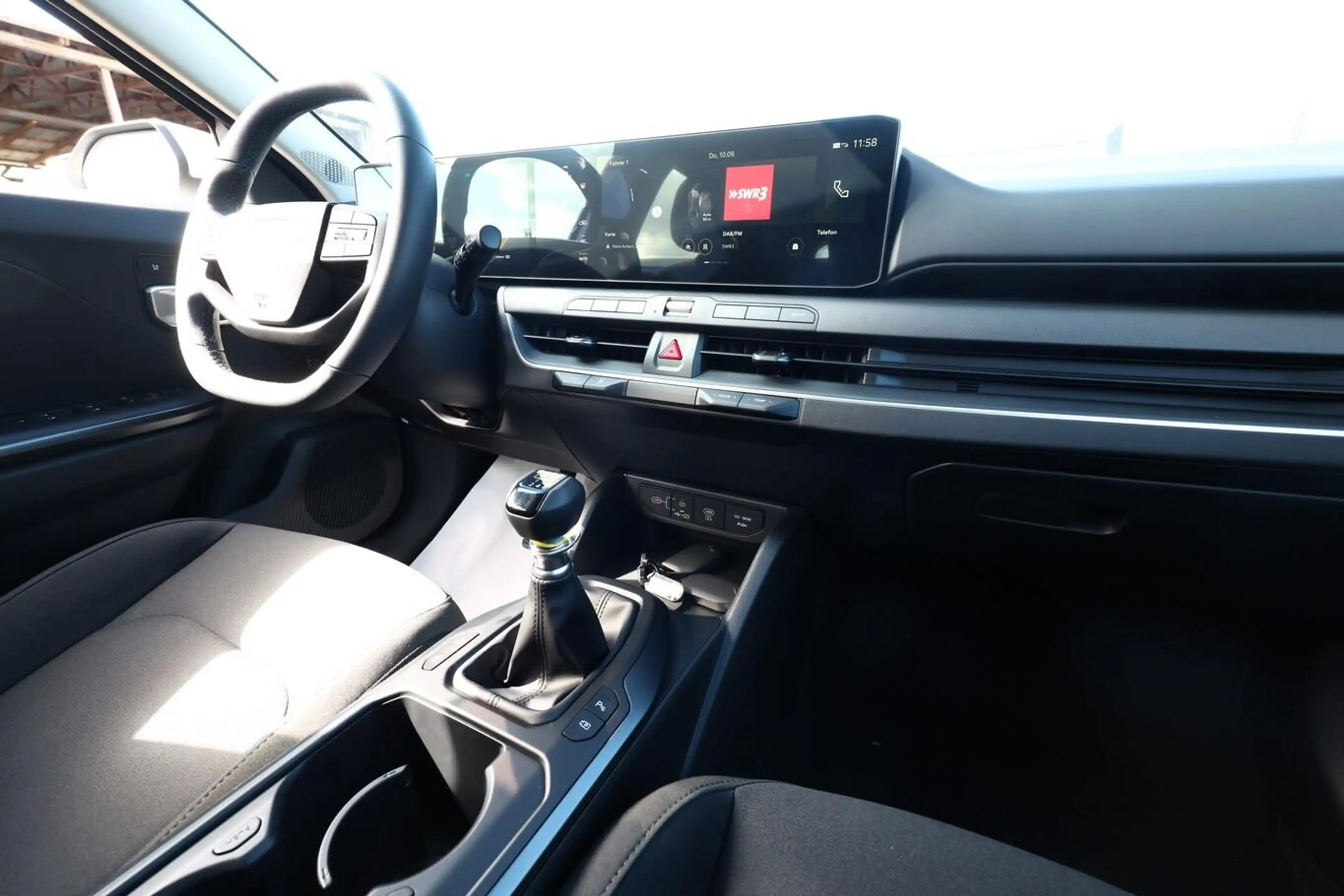 Kia K4 MT SHZ ACC Nav LED Kam Keyl 2xPDC LM16 CarPl 85... — photo 9