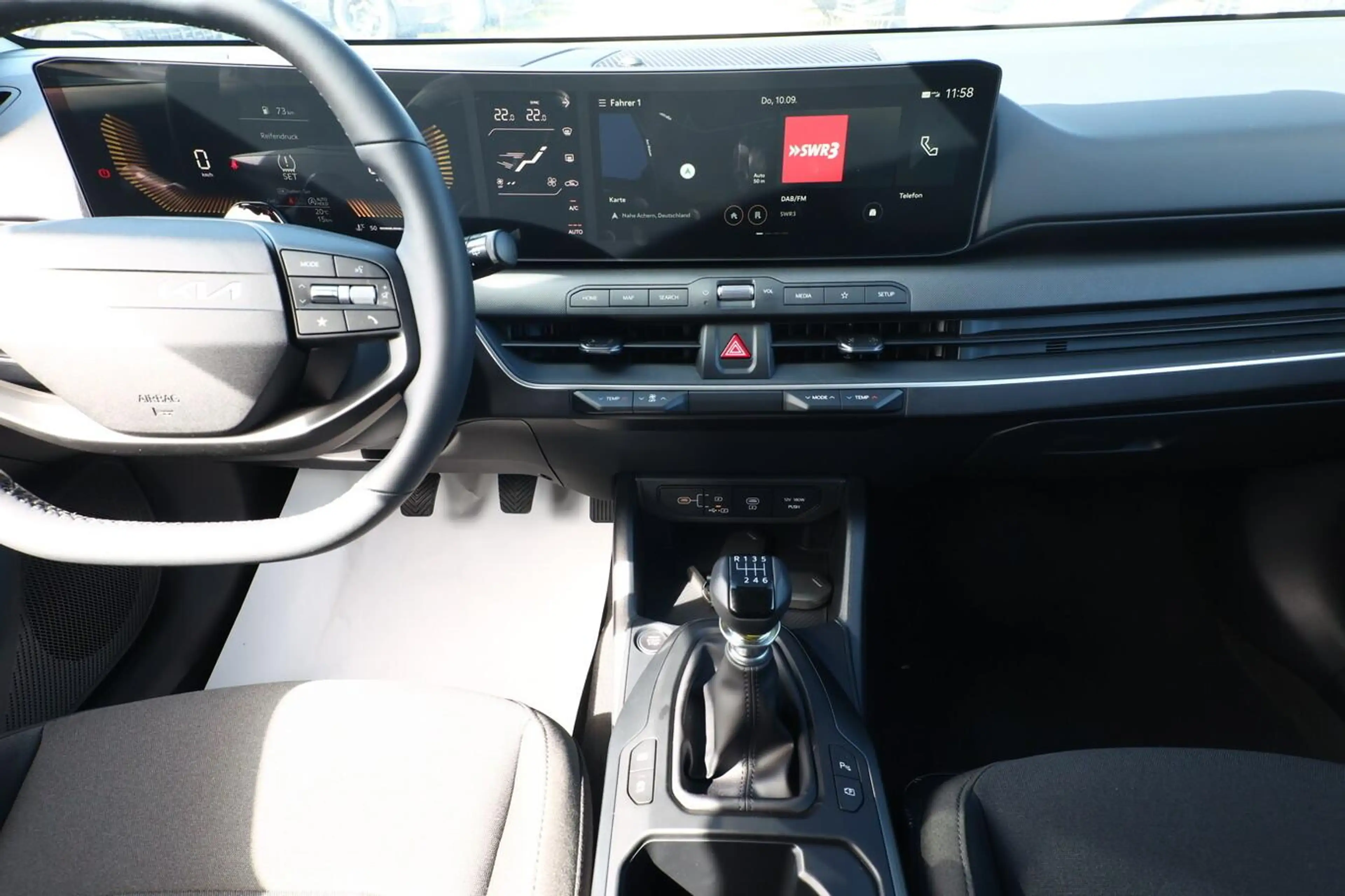 Kia K4 MT SHZ ACC Nav LED Kam Keyl 2xPDC LM16 CarPl 85... — photo 8