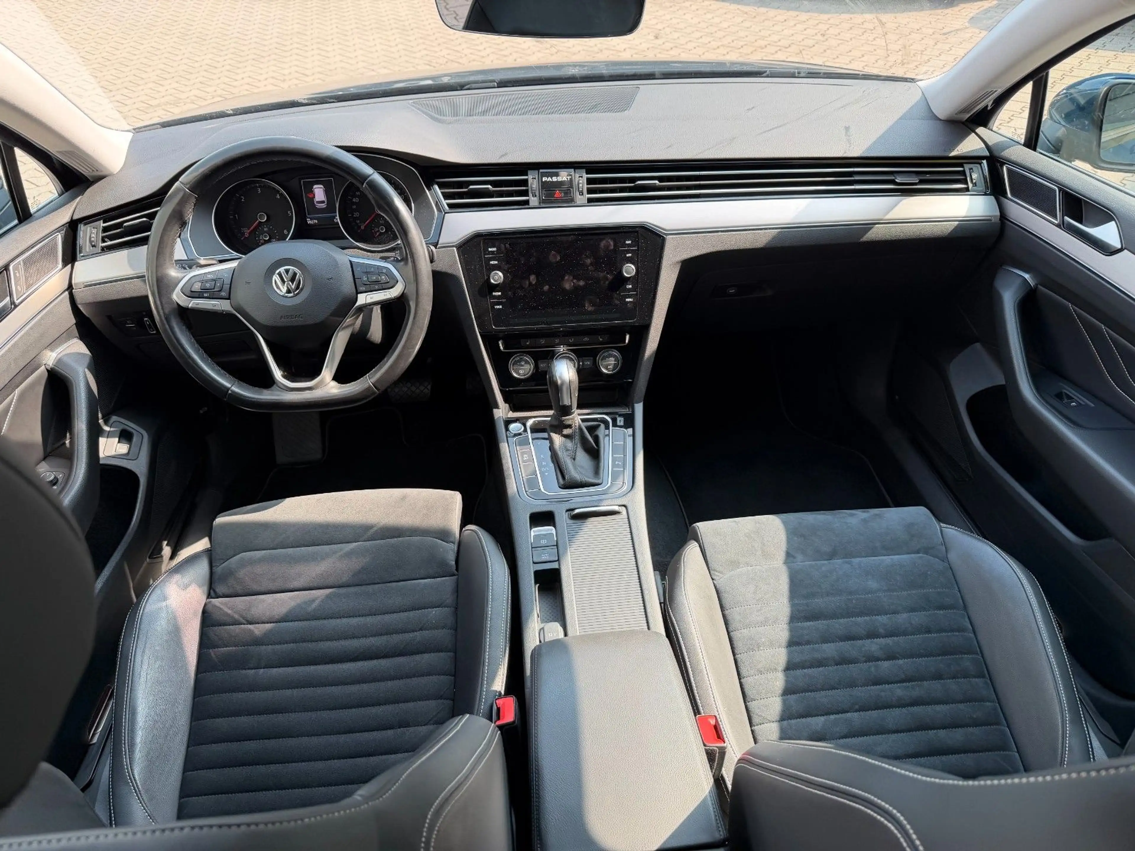 Volkswagen Passat Variant Passat 2.0 Variant Elegance LEDER/NAVI/LED/SHZ* — photo 15