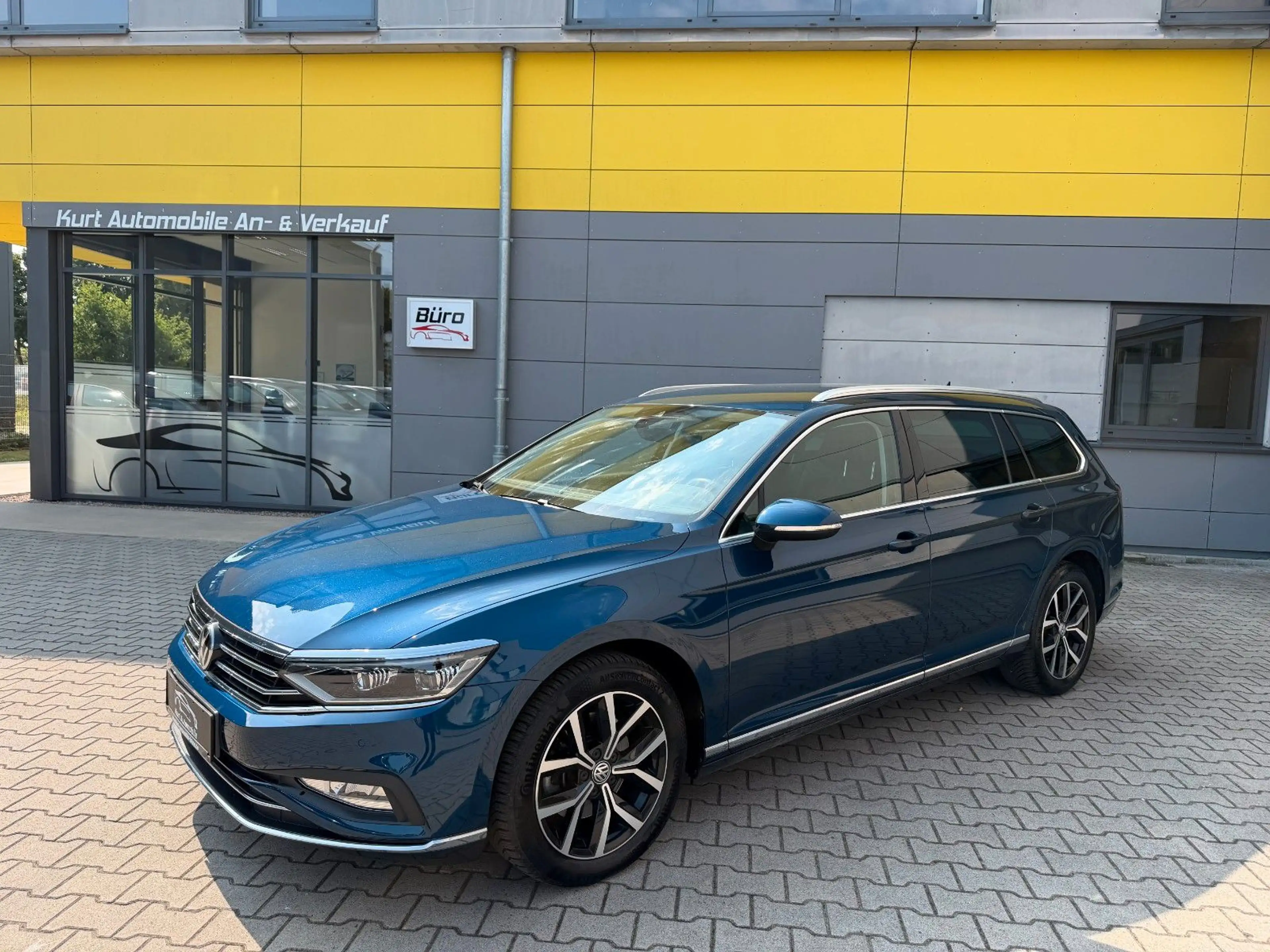 Volkswagen Passat Variant Passat 2.0 Variant Elegance LEDER/NAVI/LED/SHZ* — photo 2