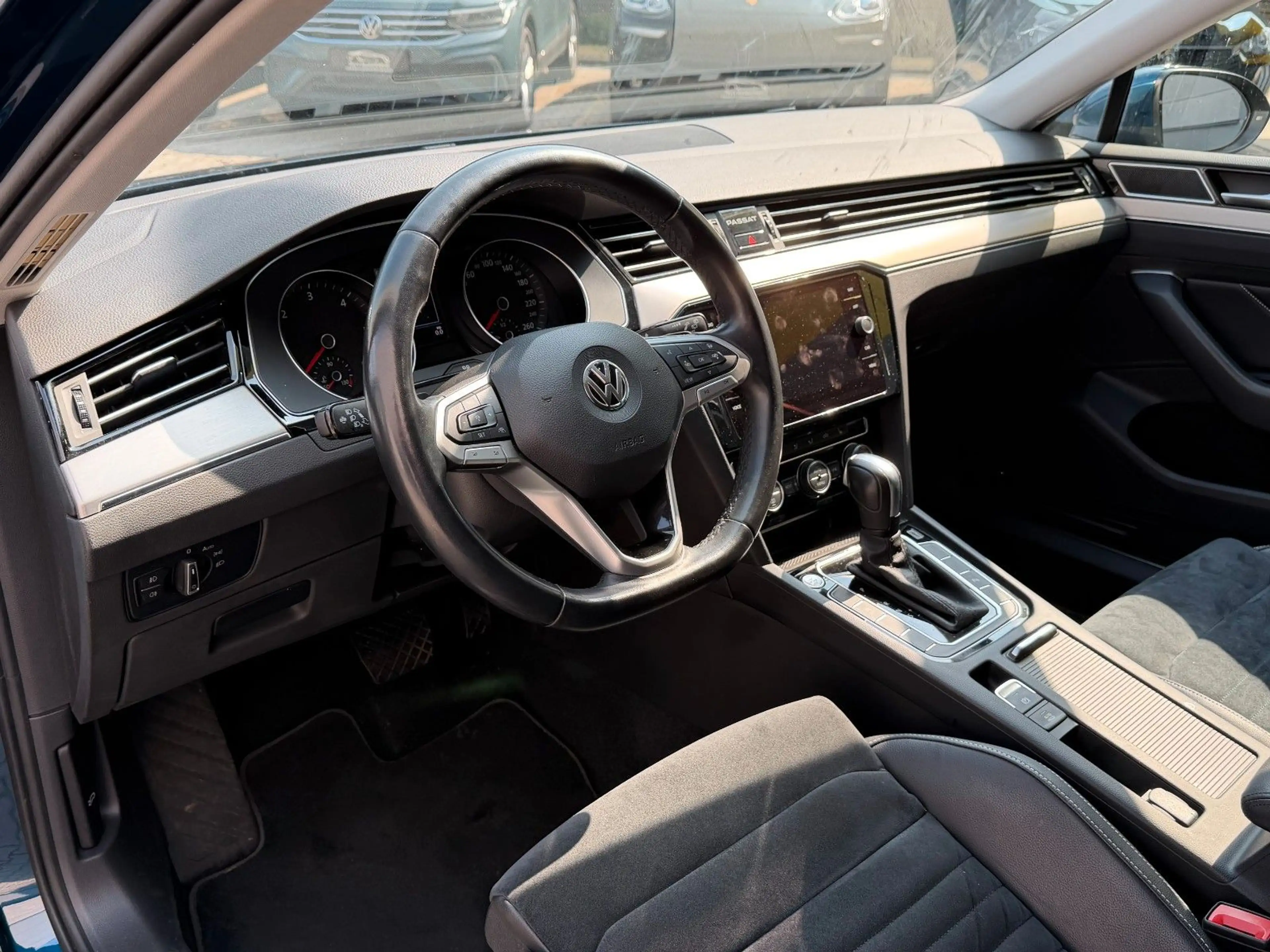 Volkswagen Passat Variant Passat 2.0 Variant Elegance LEDER/NAVI/LED/SHZ* — photo 11