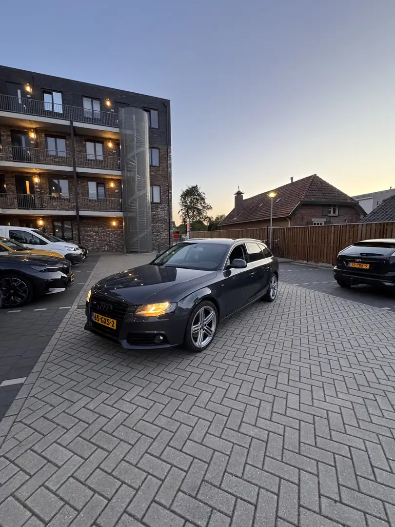 Audi A4 1.8 TFSI Pro Line Grijs - 1