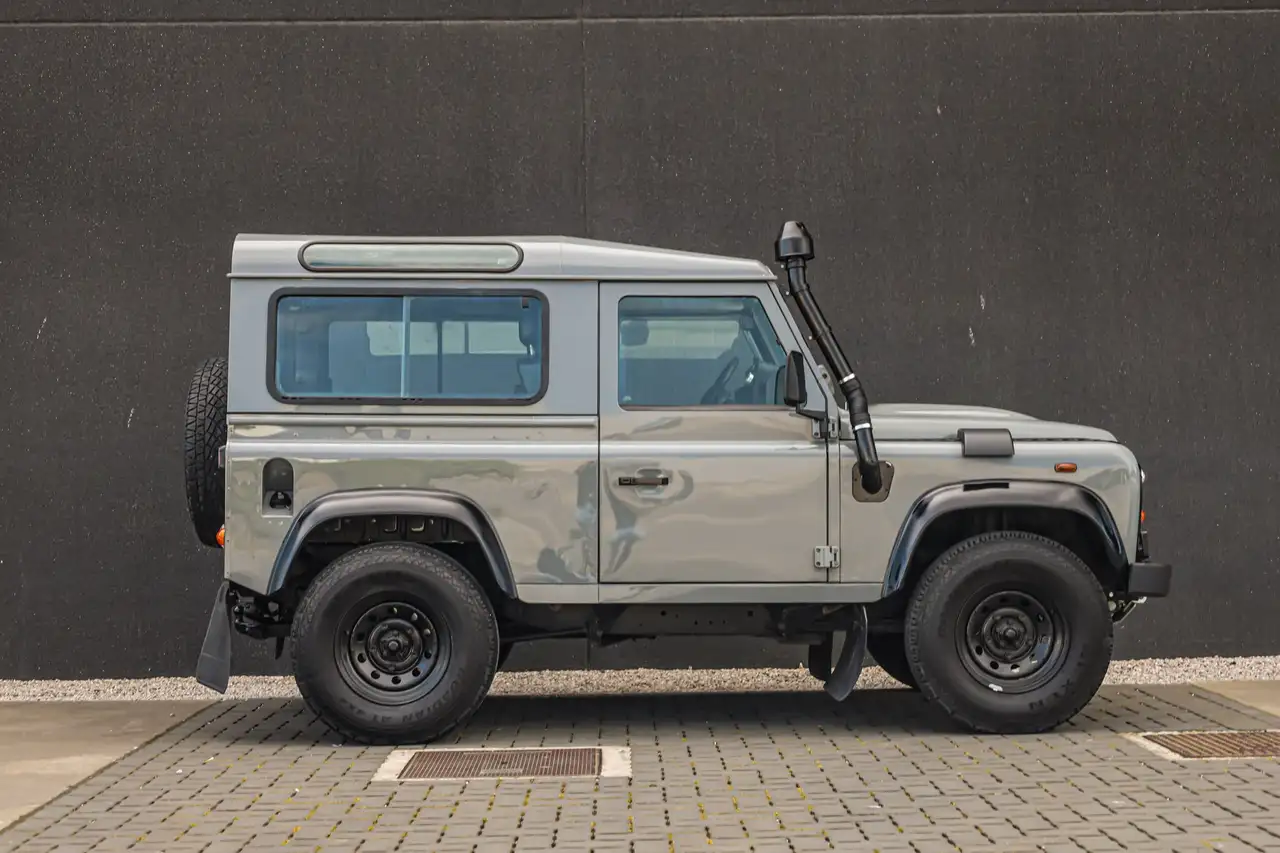 Land Rover Defender 2.2 TD4 Turbo-Lichte vracht — foto 3