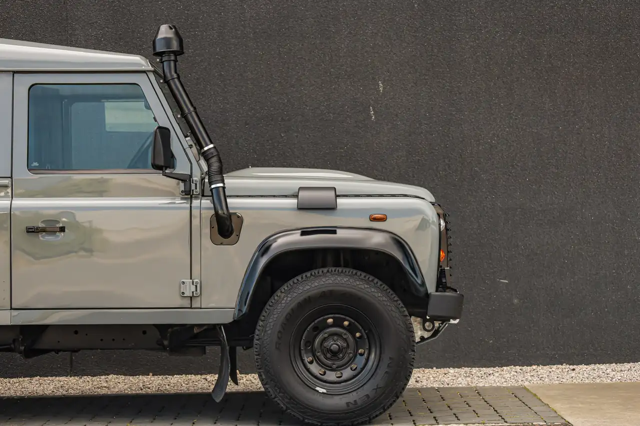Land Rover Defender 2.2 TD4 Turbo-Lichte vracht — foto 4