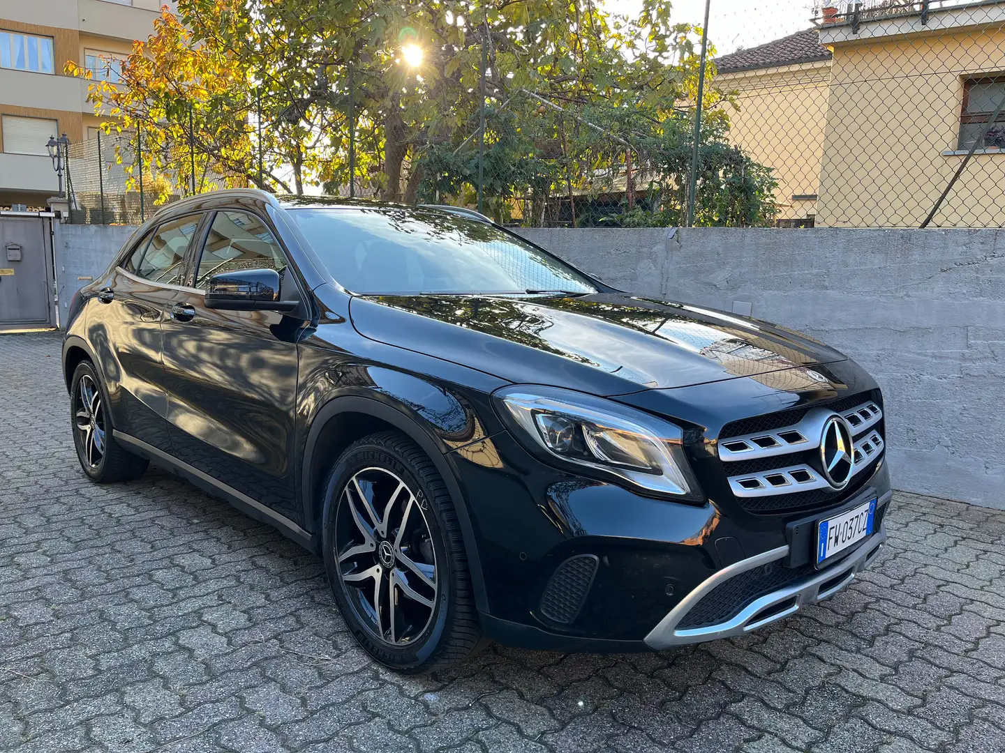 Mercedes-Benz GLA 200 GLA 200 d Premium Nero - 1