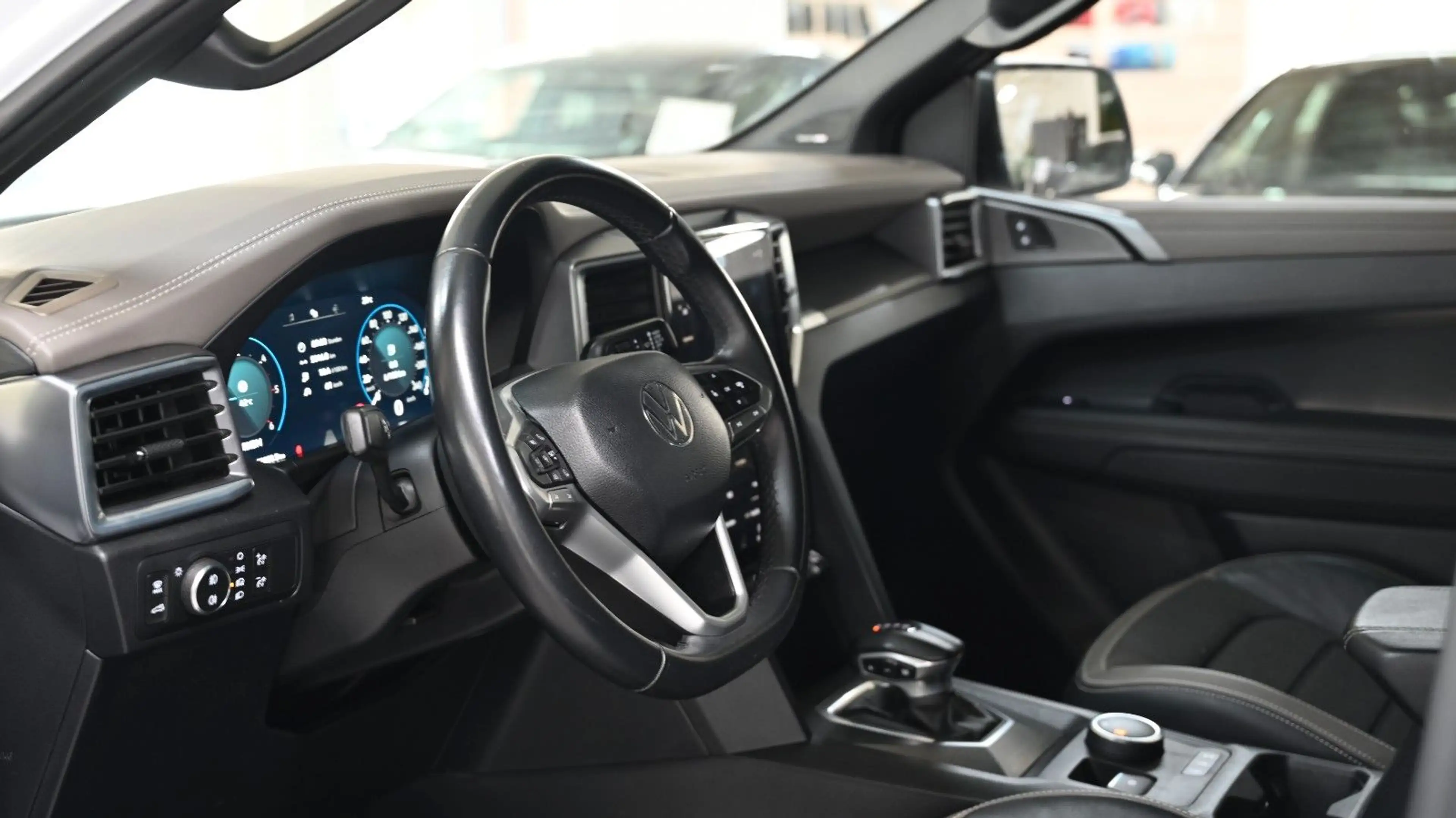 Volkswagen Amarok Aventura Doppelkabine 4Motion *1.HAND*LED — photo 11