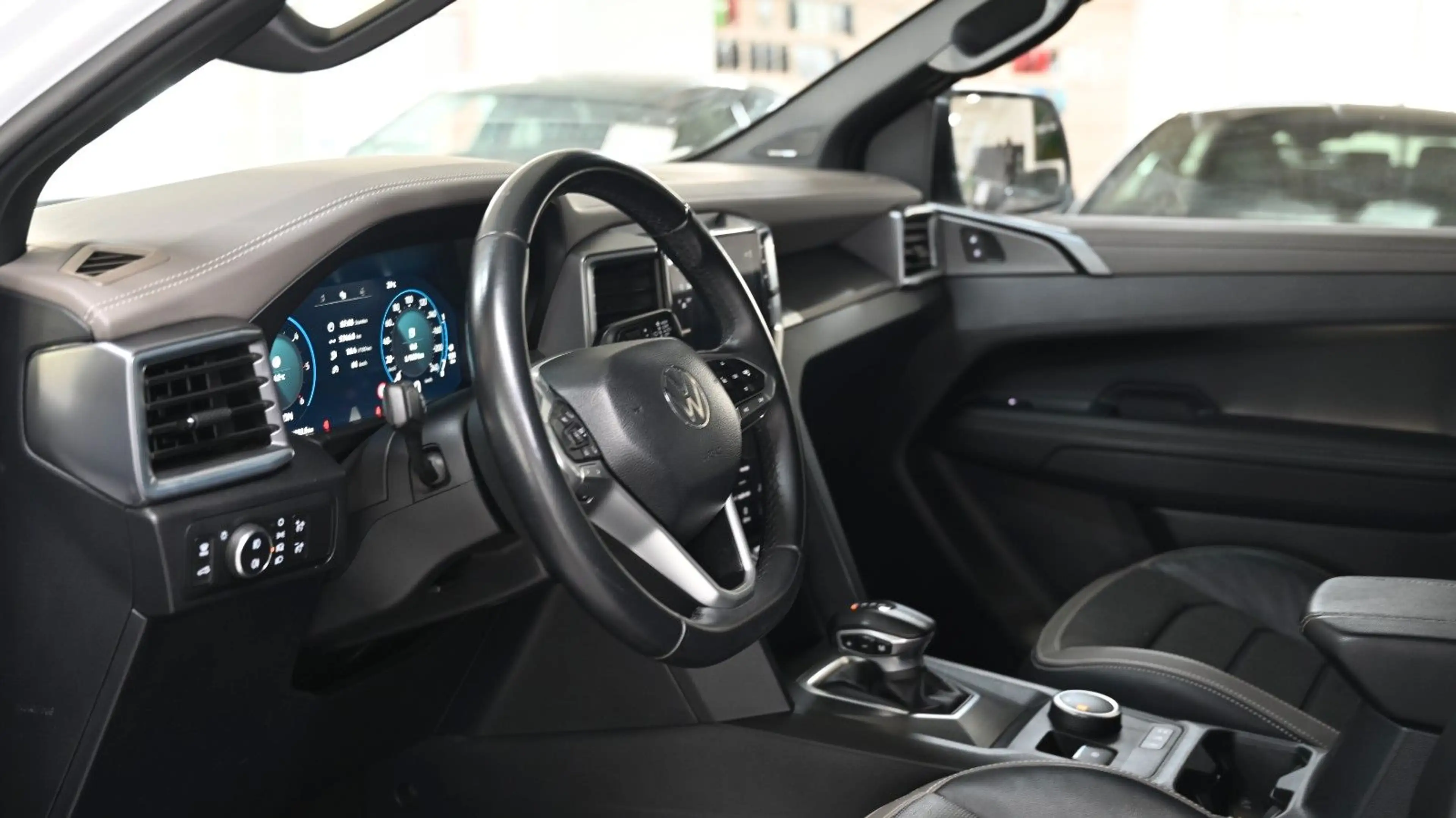 Volkswagen Amarok Aventura Doppelkabine 4Motion *1.HAND*LED — photo 12