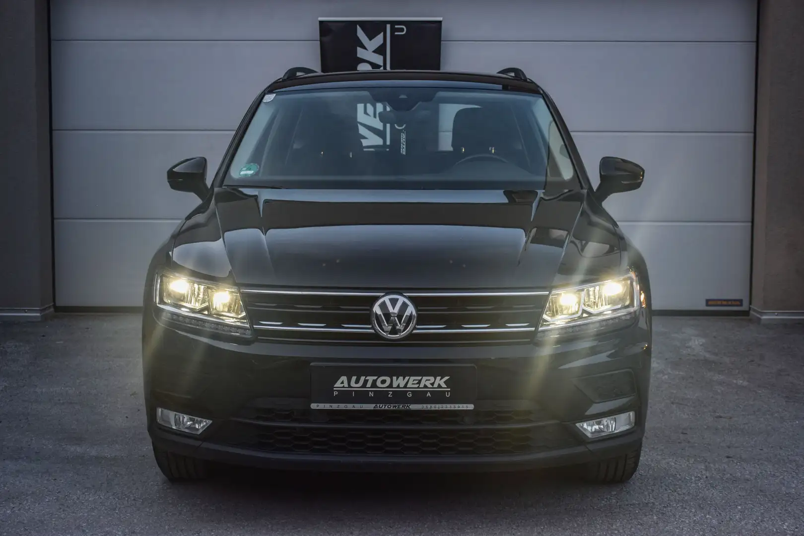 Volkswagen Tiguan 2,0 TDI SCR 4Motion Comfortline DSG Schwarz - 2