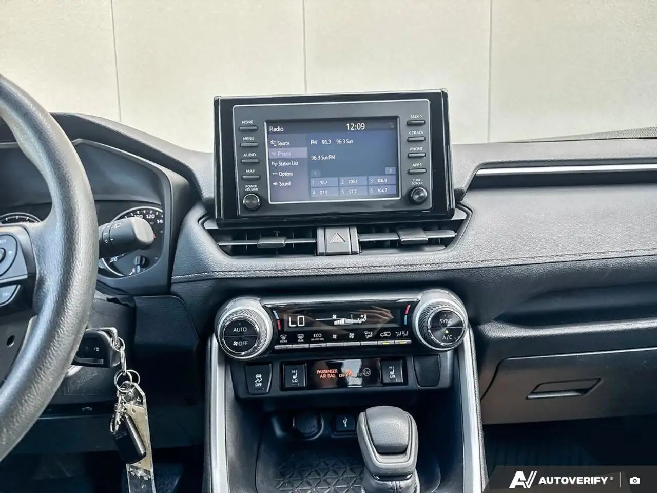 Toyota RAV 4 photo Toyota RAV 4