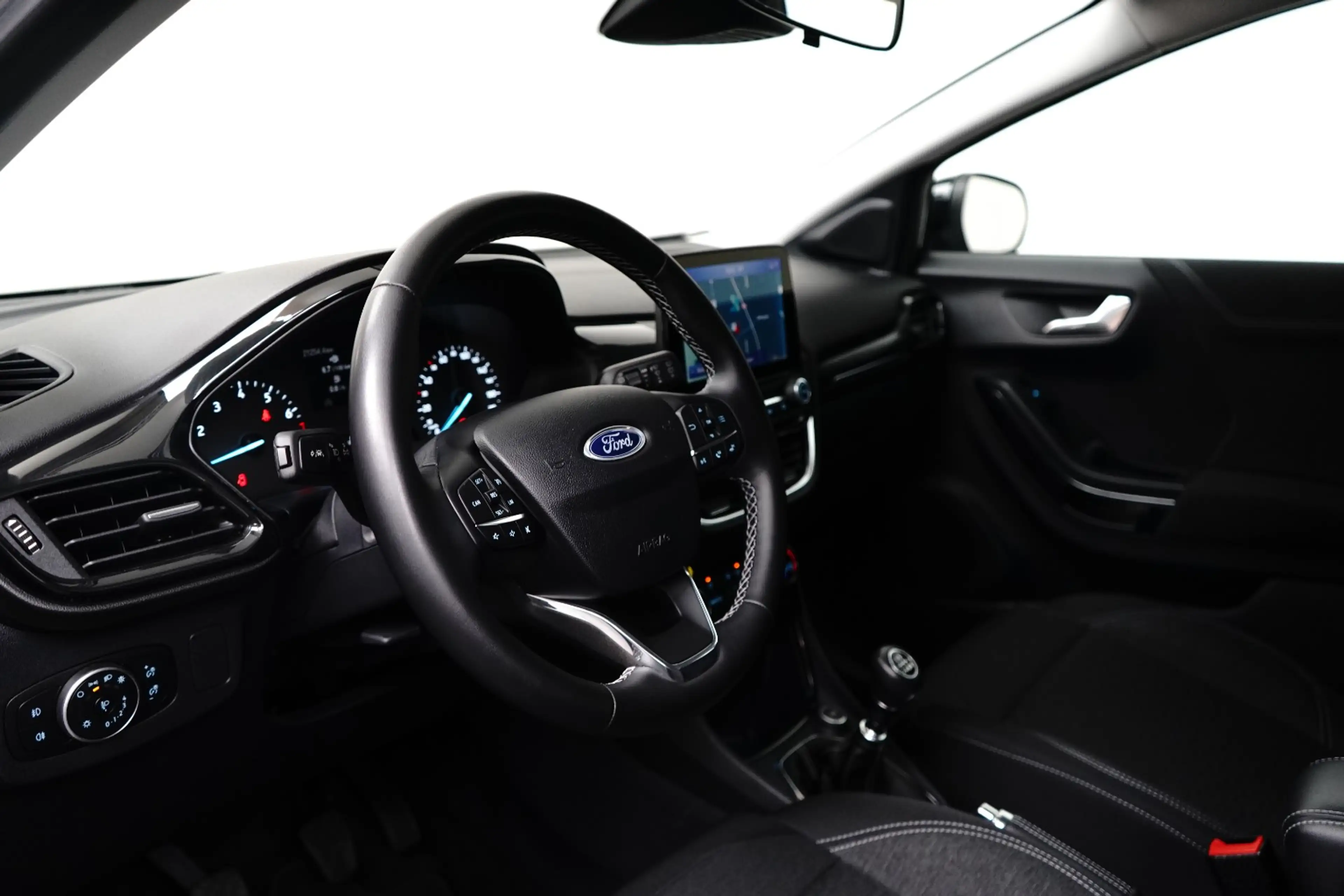 Ford Puma 1.0 EcoBoost Hybrid Titanium — photo 14