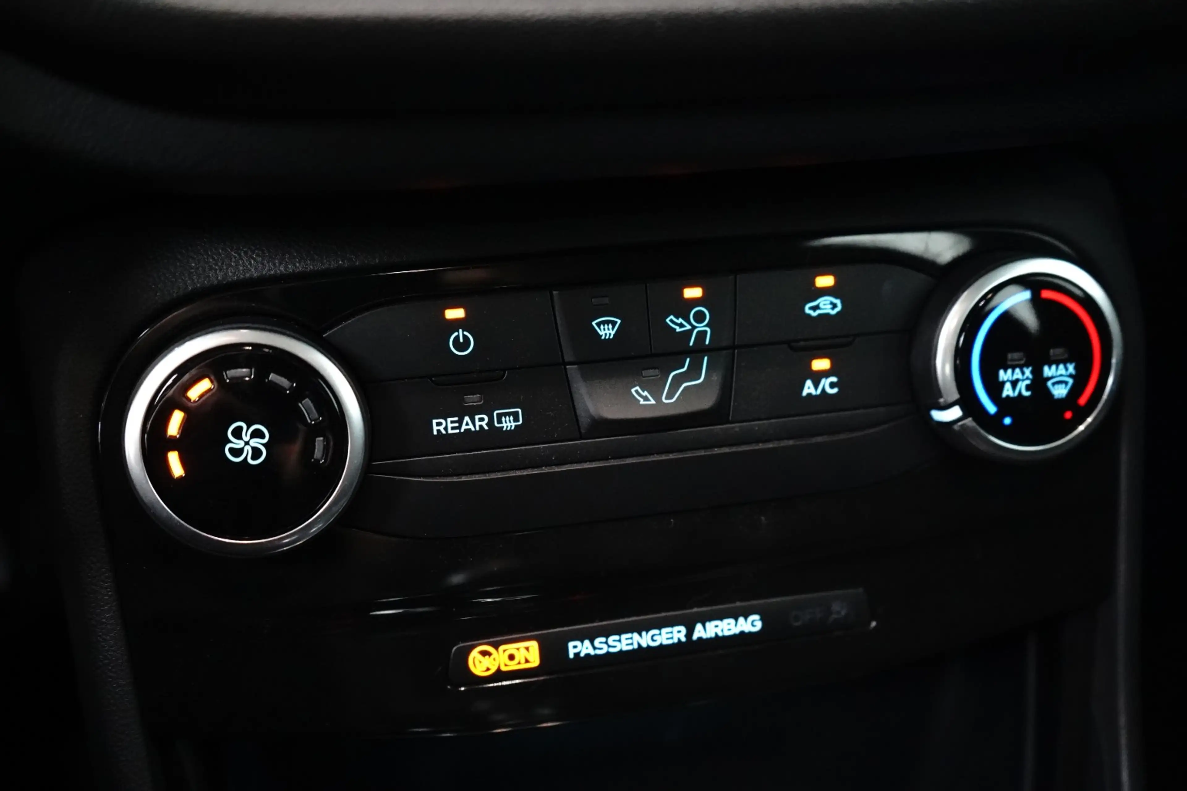 Ford Puma 1.0 EcoBoost Hybrid Titanium — photo 10