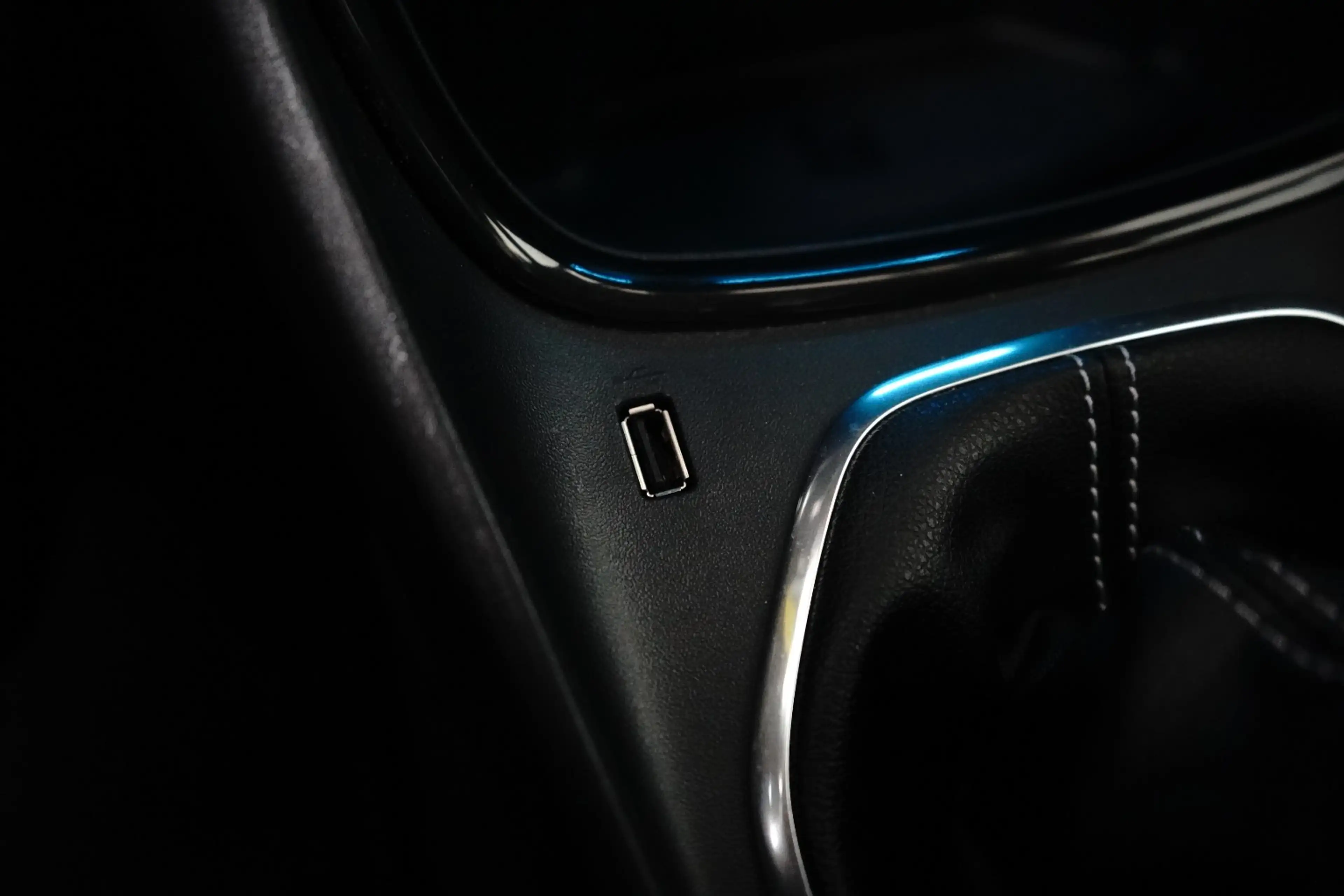Ford Puma 1.0 EcoBoost Hybrid Titanium — photo 21