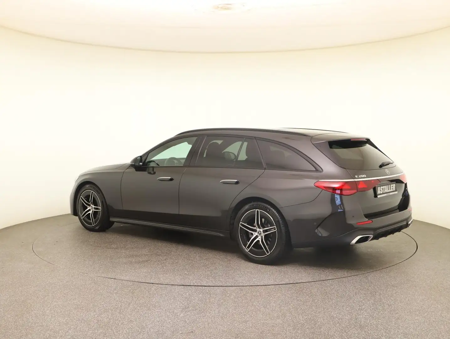 Mercedes-Benz E 200 T AMG Line 2x LED+AHK+Winterp+Night+Distro Grey - 2