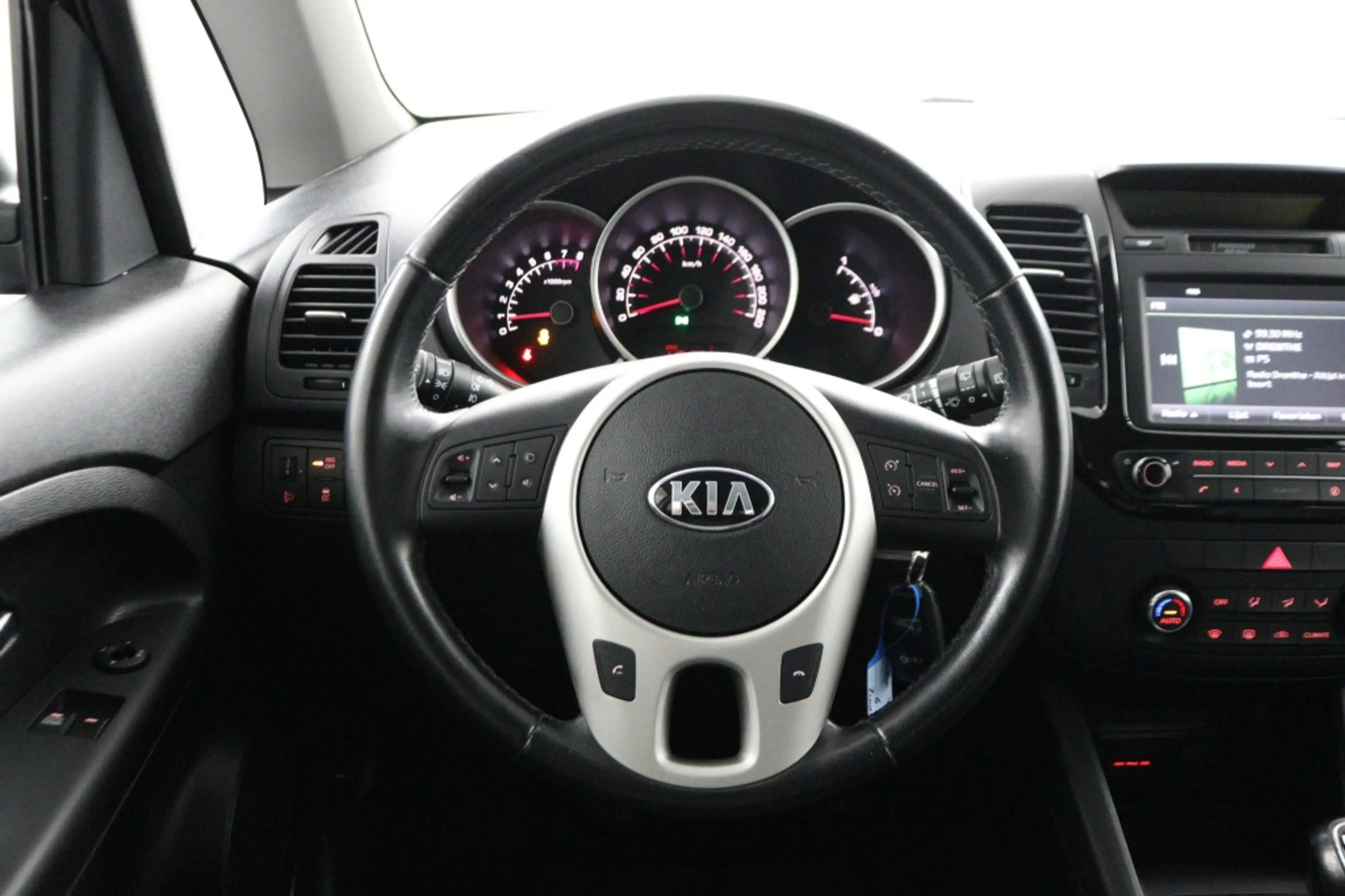 Kia Venga 1.4 CVVT FIRST EDTION ECC/CRUISE/NAV/CAMERA/PARK.S — photo 25