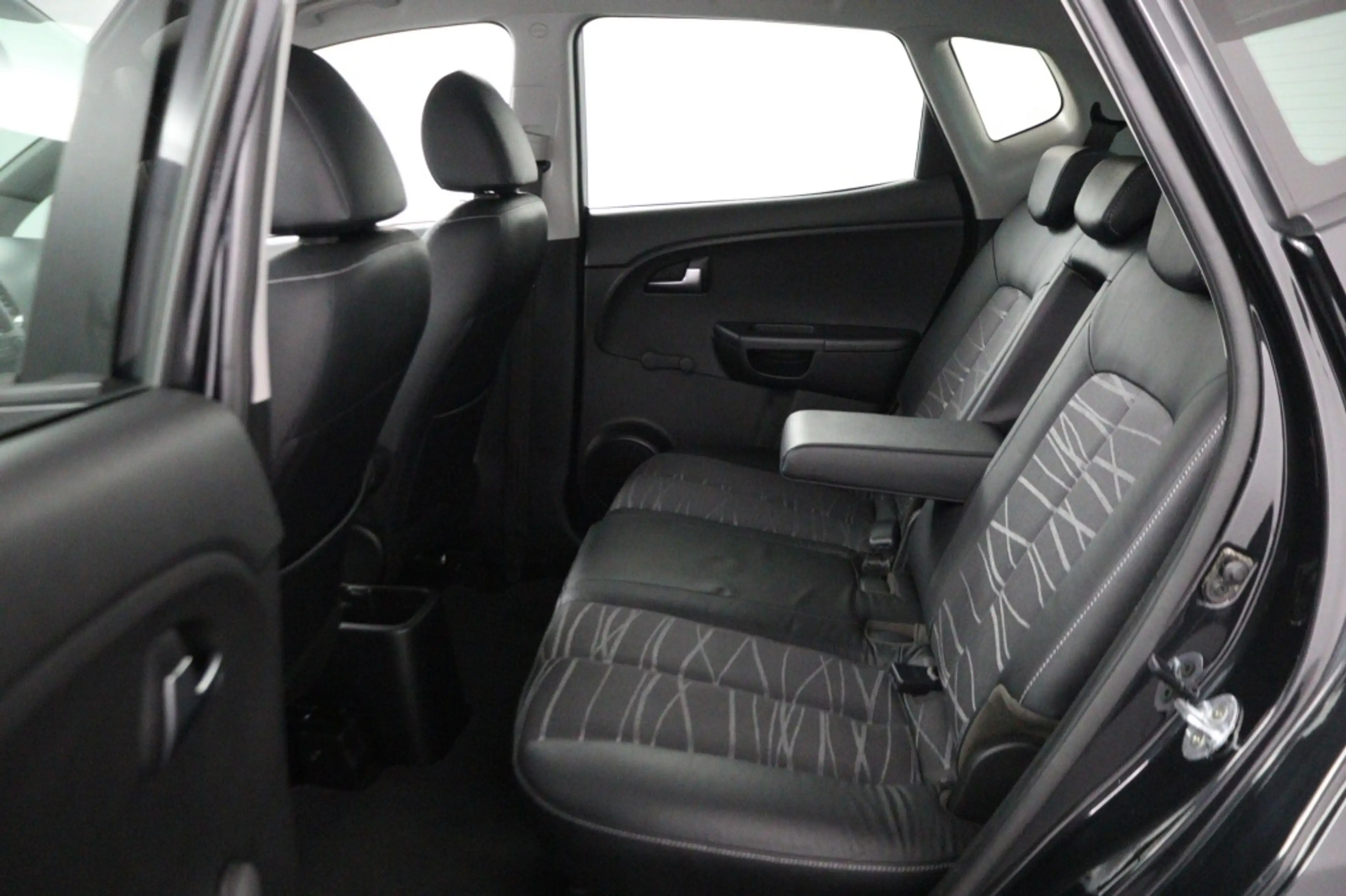 Kia Venga 1.4 CVVT FIRST EDTION ECC/CRUISE/NAV/CAMERA/PARK.S — photo 23