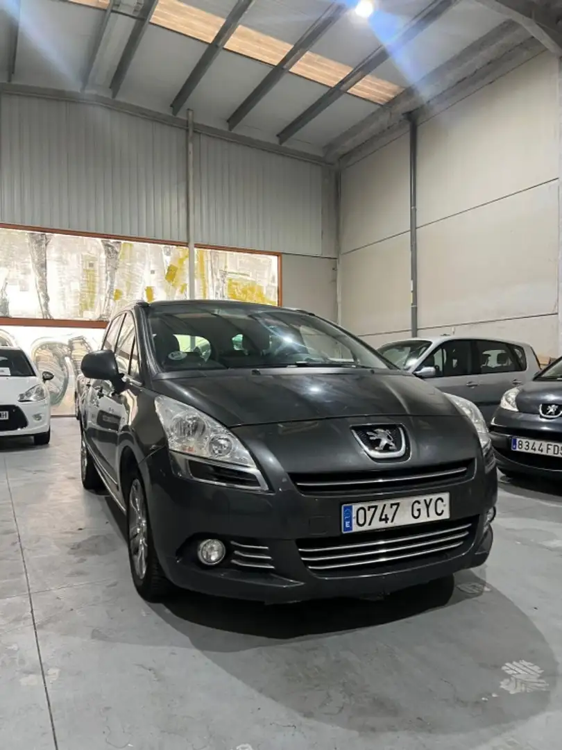 Peugeot 5008 1.6HDI Sport Pack CMP 112 Gris - 1