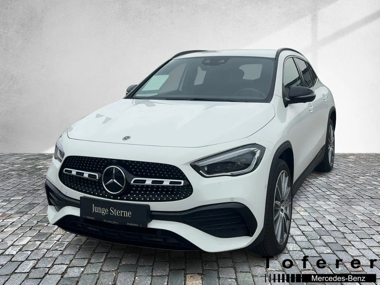 Mercedes-Benz GLA 250 e Off-Roader - 2