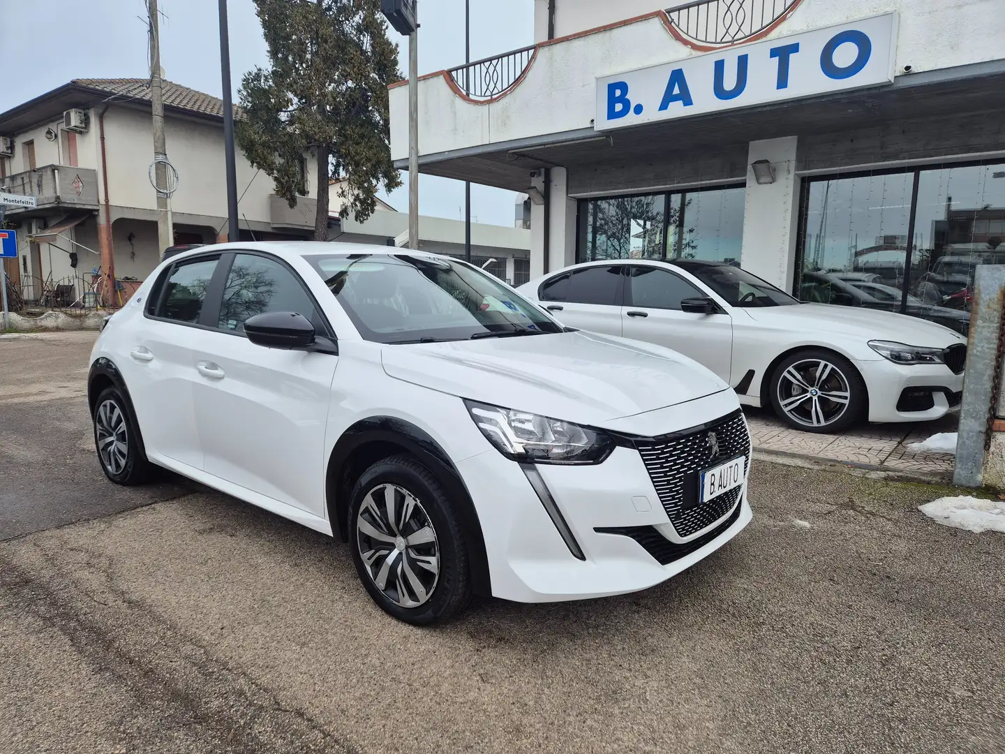 Peugeot 208 208 II 2023 e-208 my23 Weiß - 1