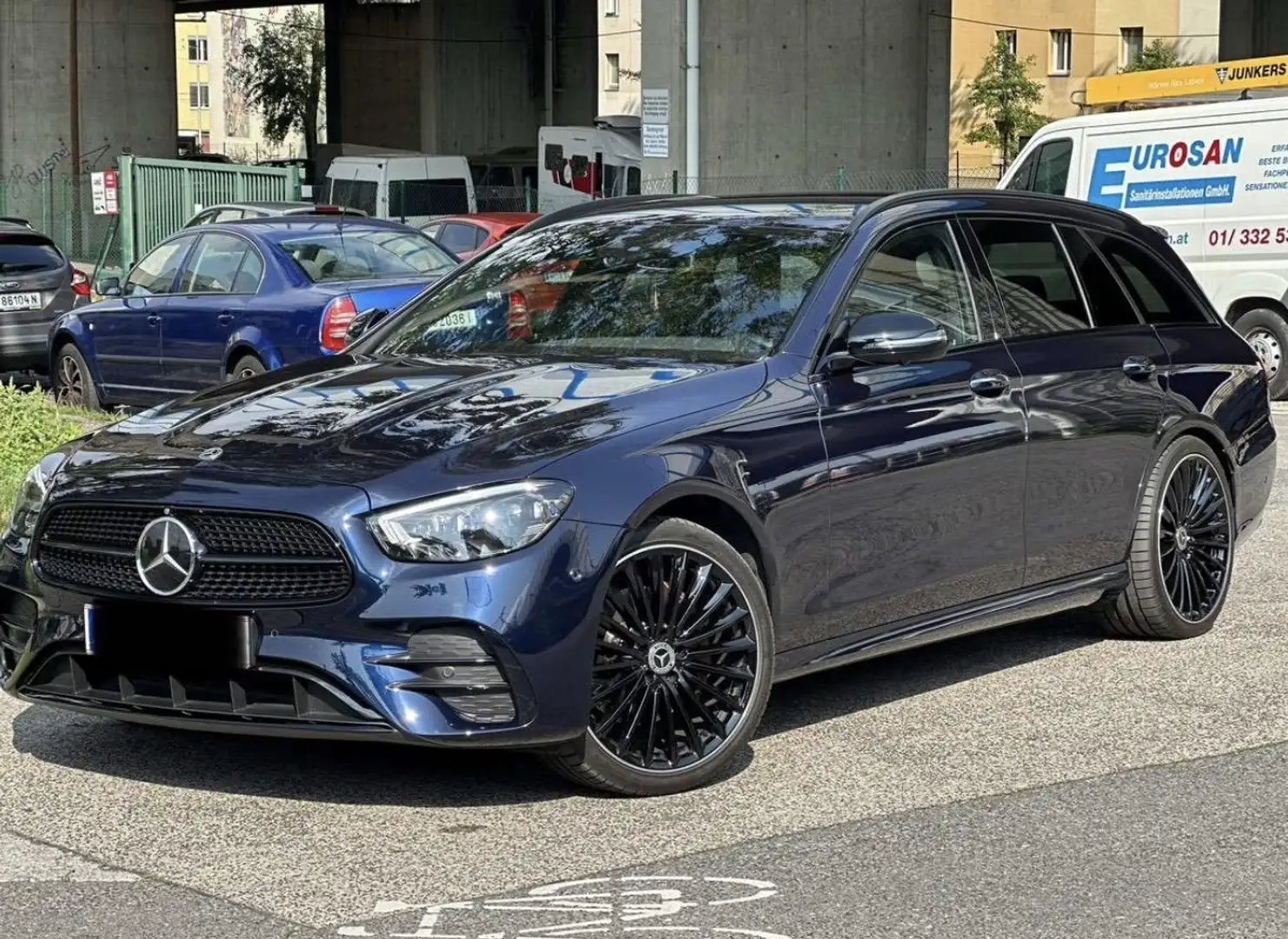 Mercedes-Benz E 220 d T 4Matic Blau - 2