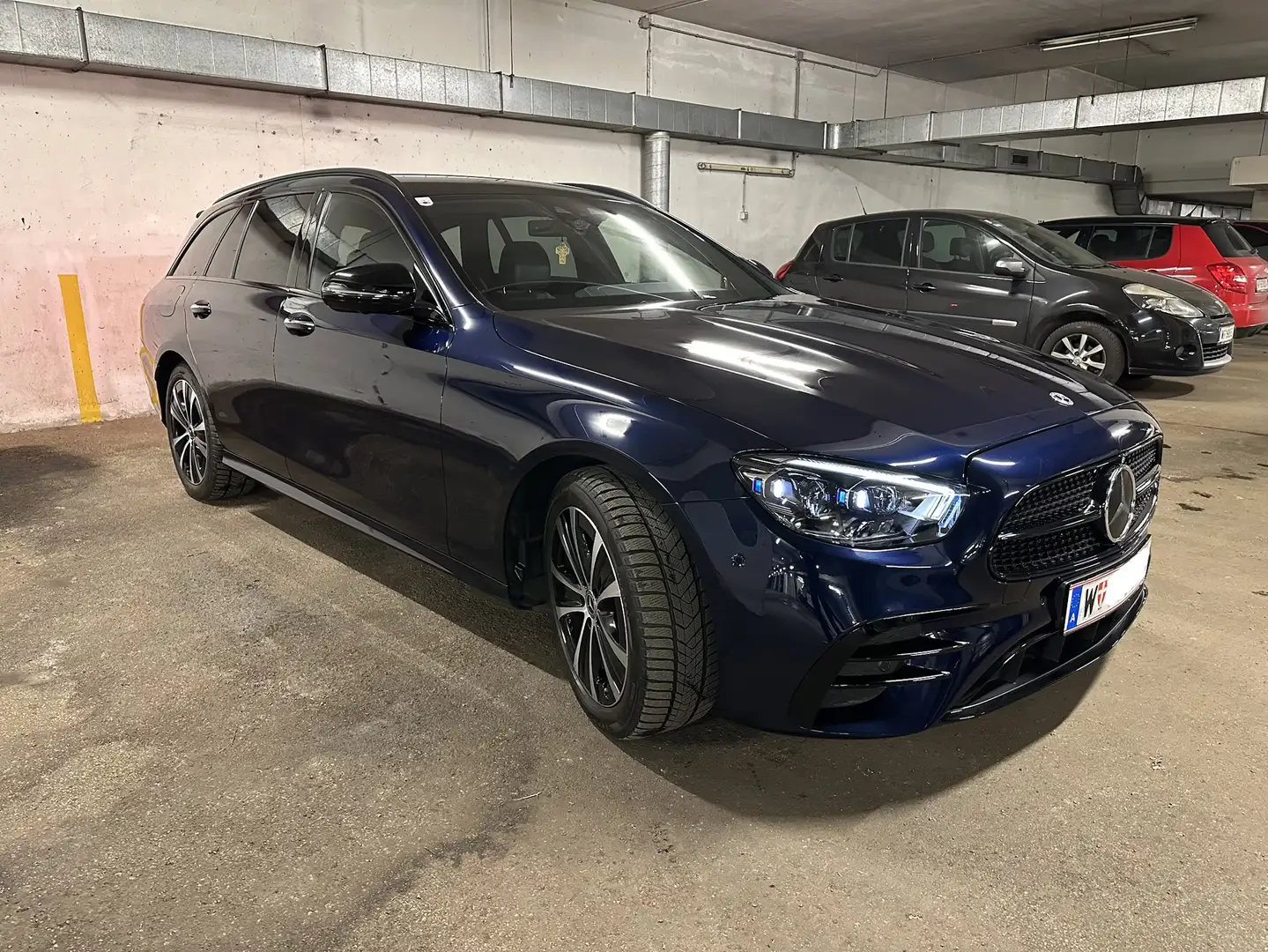 Mercedes-Benz E 220 d T 4Matic Amg Blau - 2