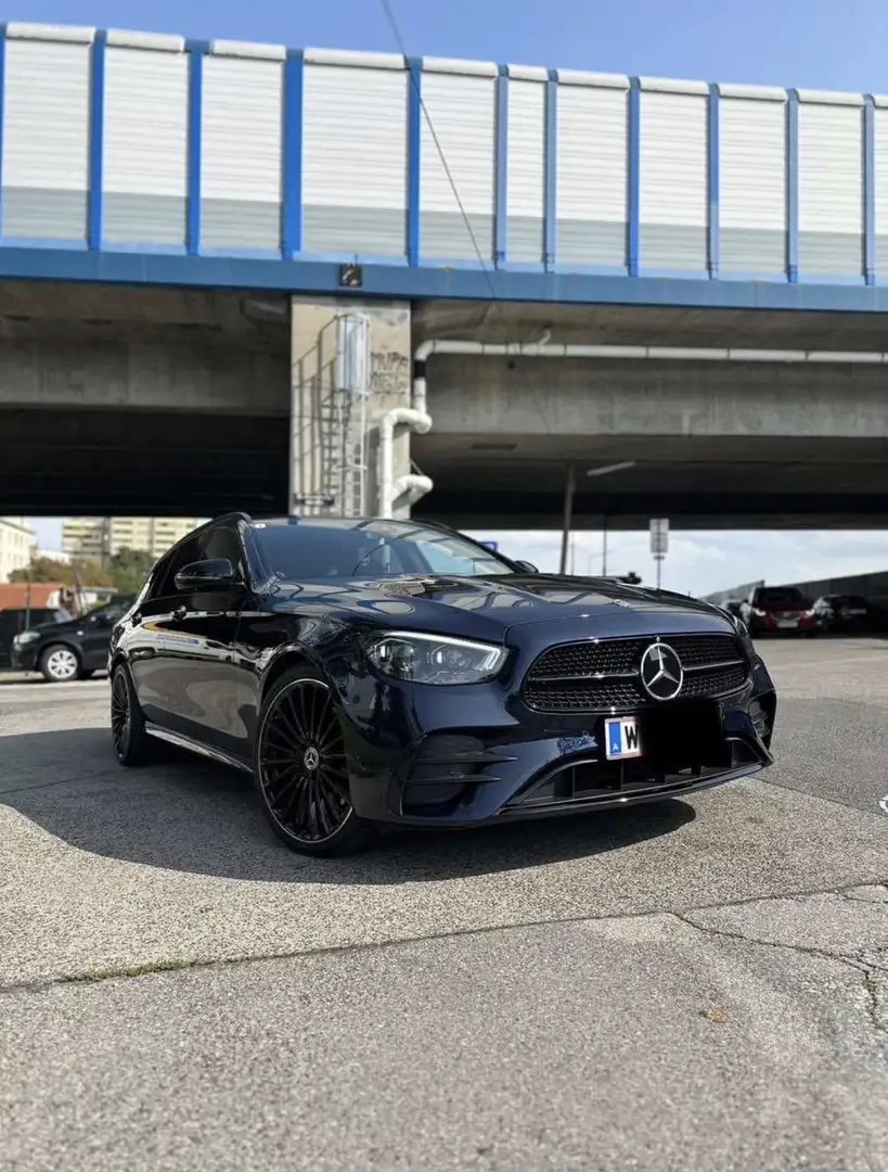Mercedes-Benz E 220 d T 4Matic Blau - 1