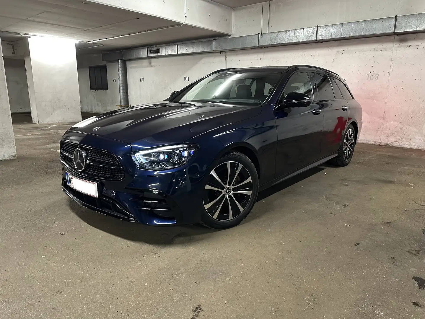 Mercedes-Benz E 220 d T 4Matic Amg Blau - 1