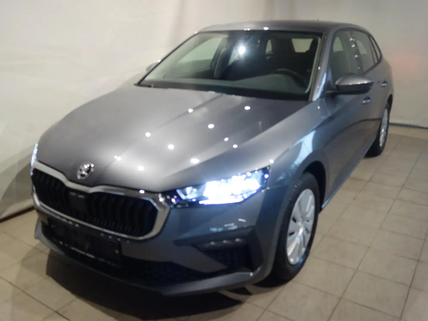 Skoda Scala Essence TSI DSG Grau - 1