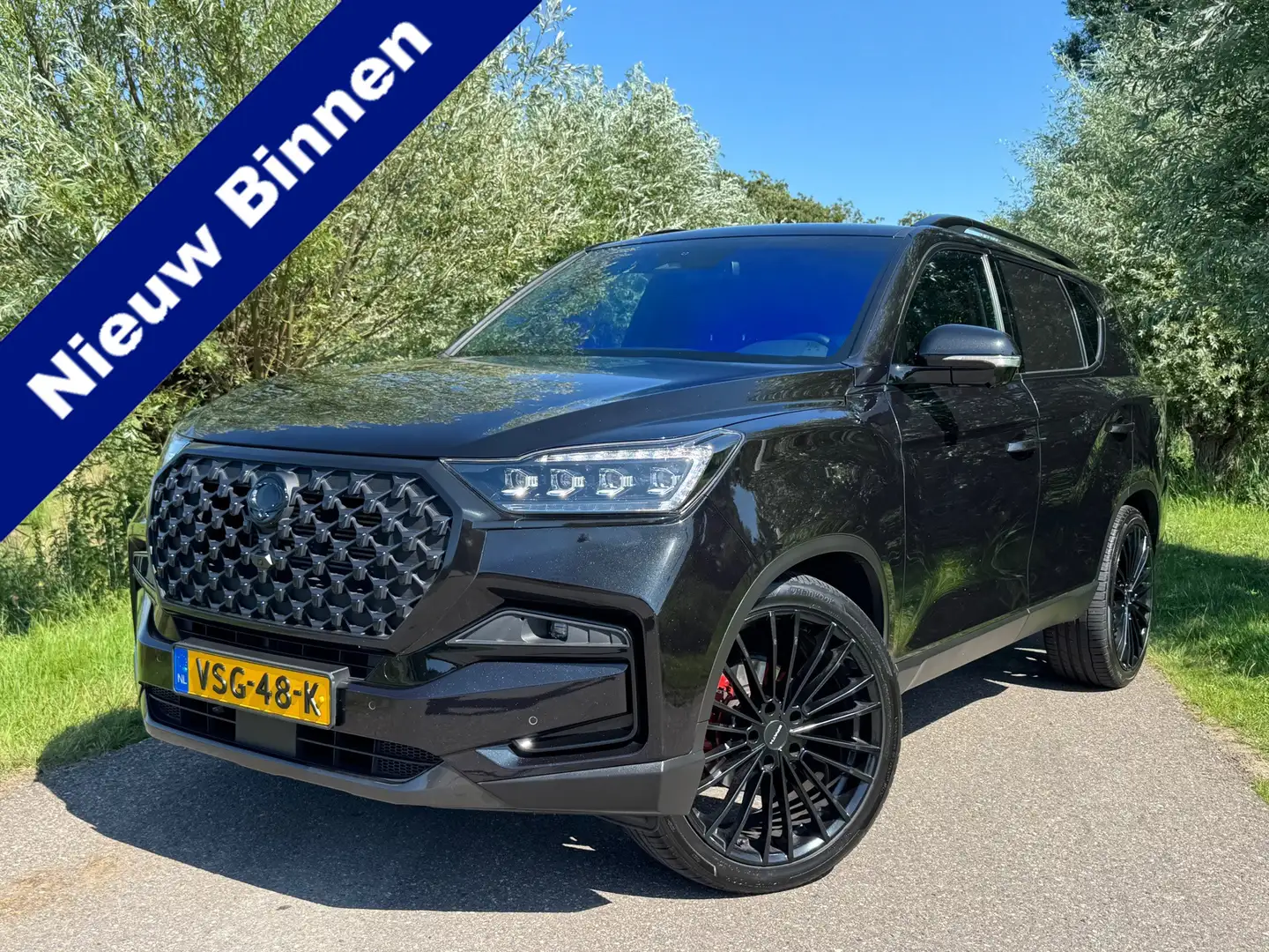 SsangYong Rexton 2.2 e-XDi Sapphire Automaat / 3.500 KG Trekgewicht Zwart - 1