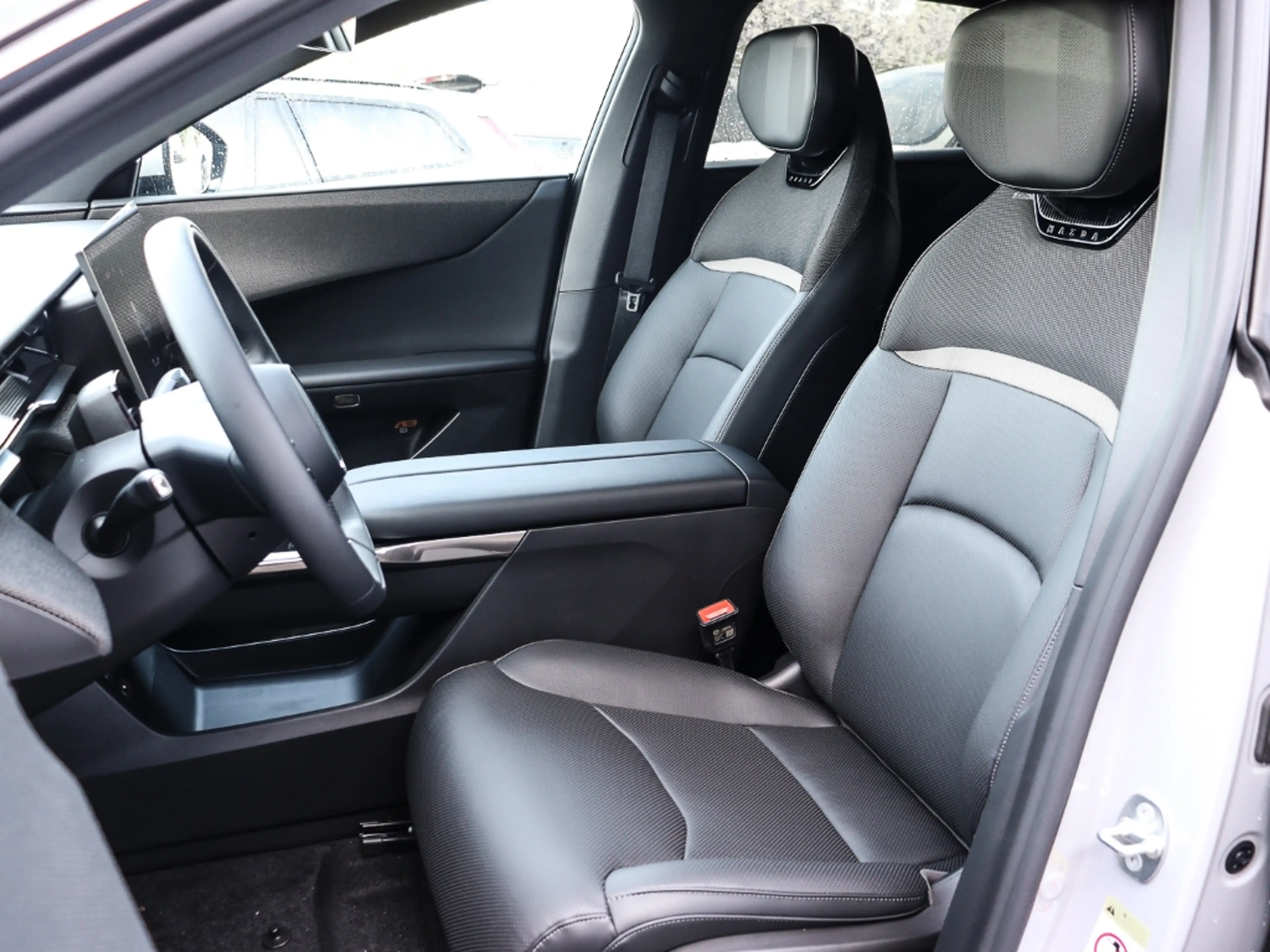 Mazda CX-6e All-new EV 258PS RWD Takumi 21-Zoll LEDER GLASDACH — photo 8