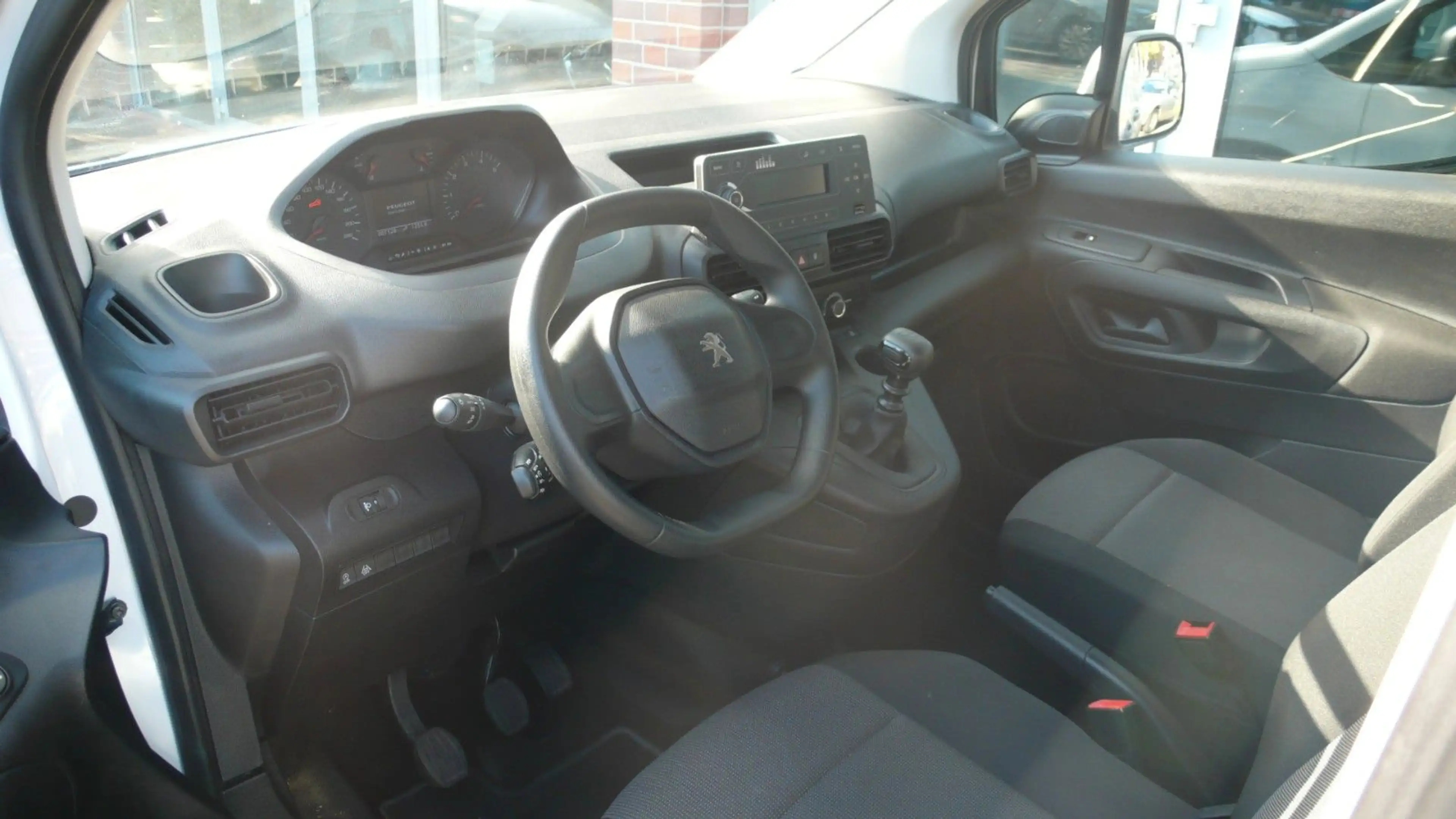 Peugeot Rifter Pure Tec 110 L1 Active Pack nur 7.526 KM — photo 10